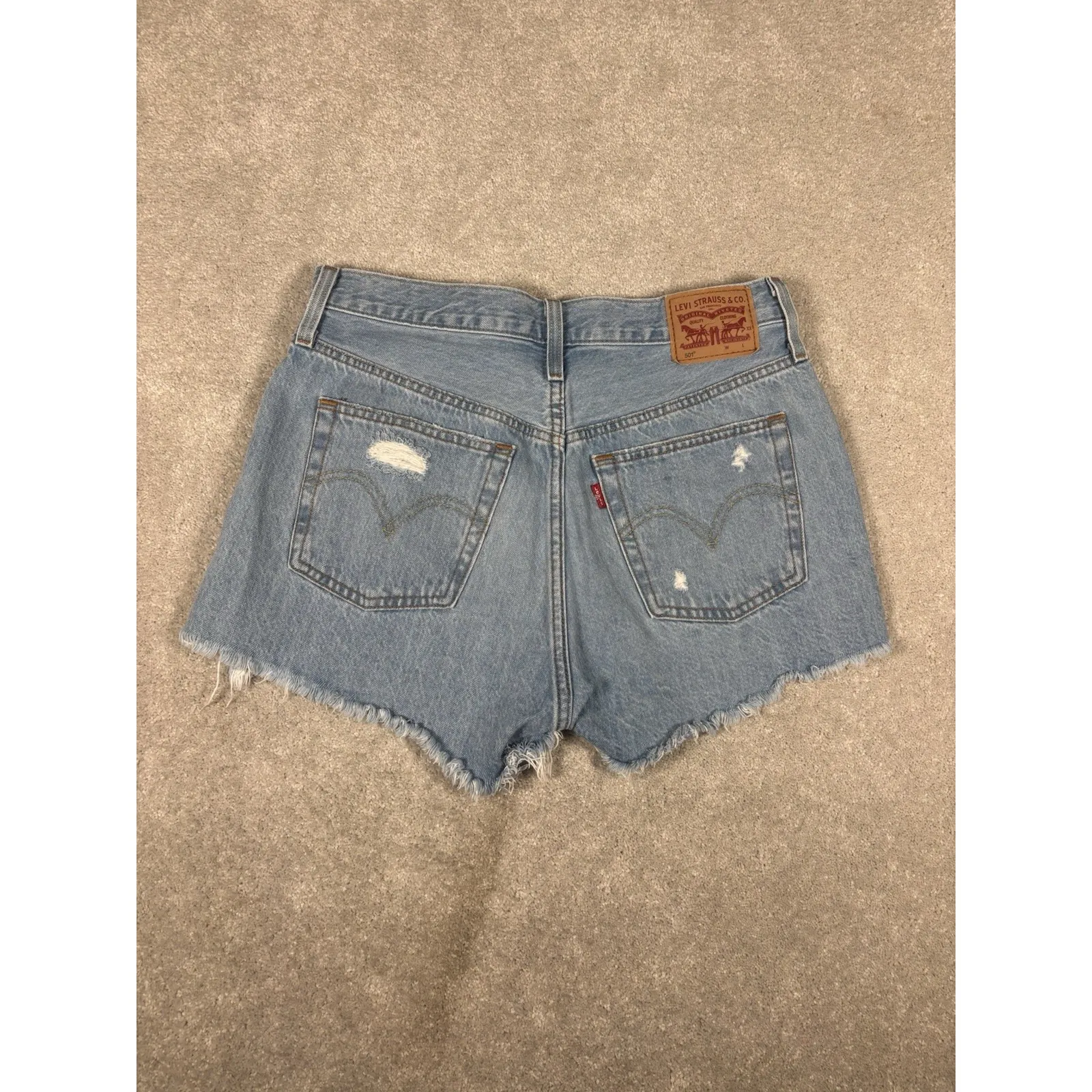 Levi's‎ 501 Distressed Cut Off Jeans size 28 button fly light wash - Image 6