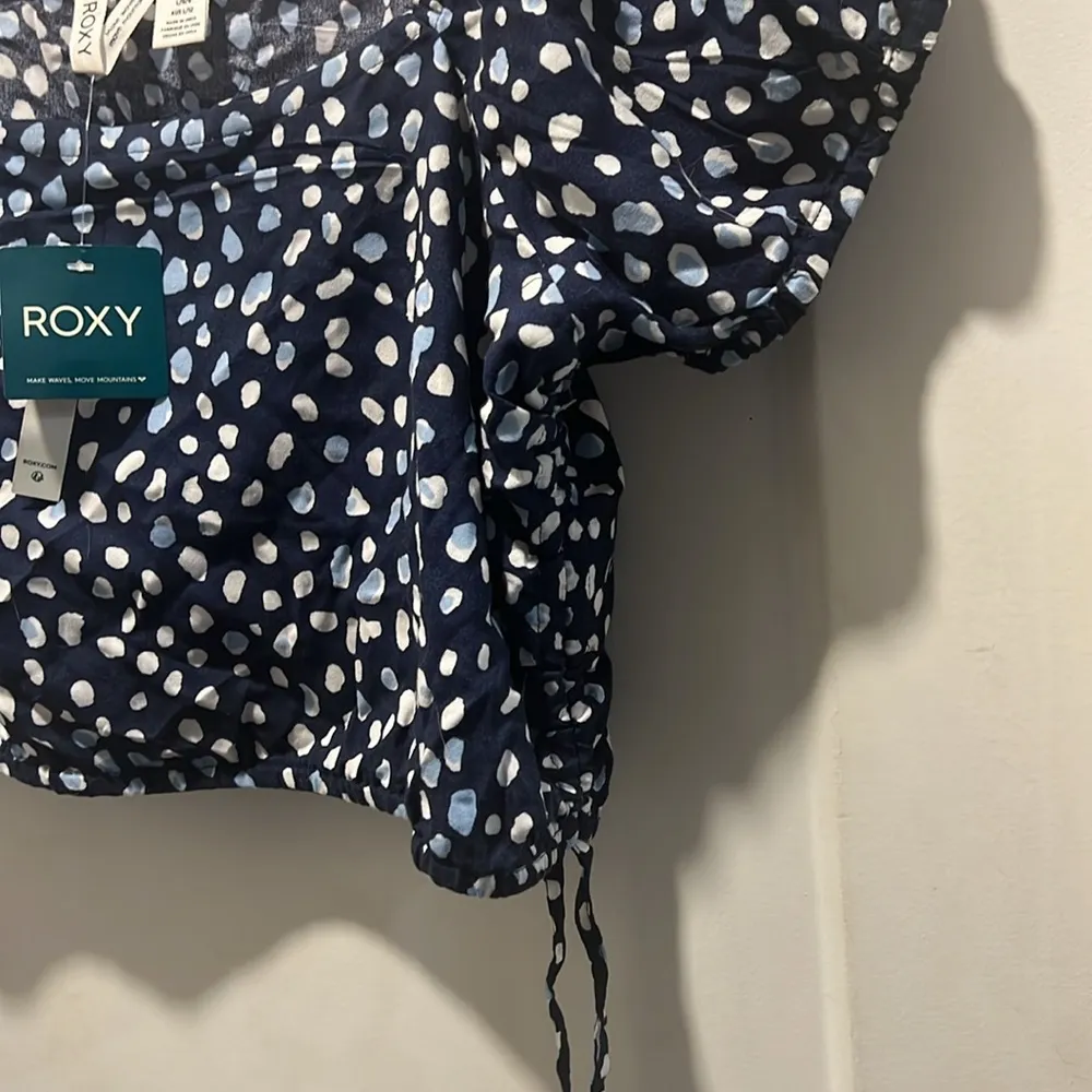 NWT Roxy cropped top size L. No stretch - Image 3