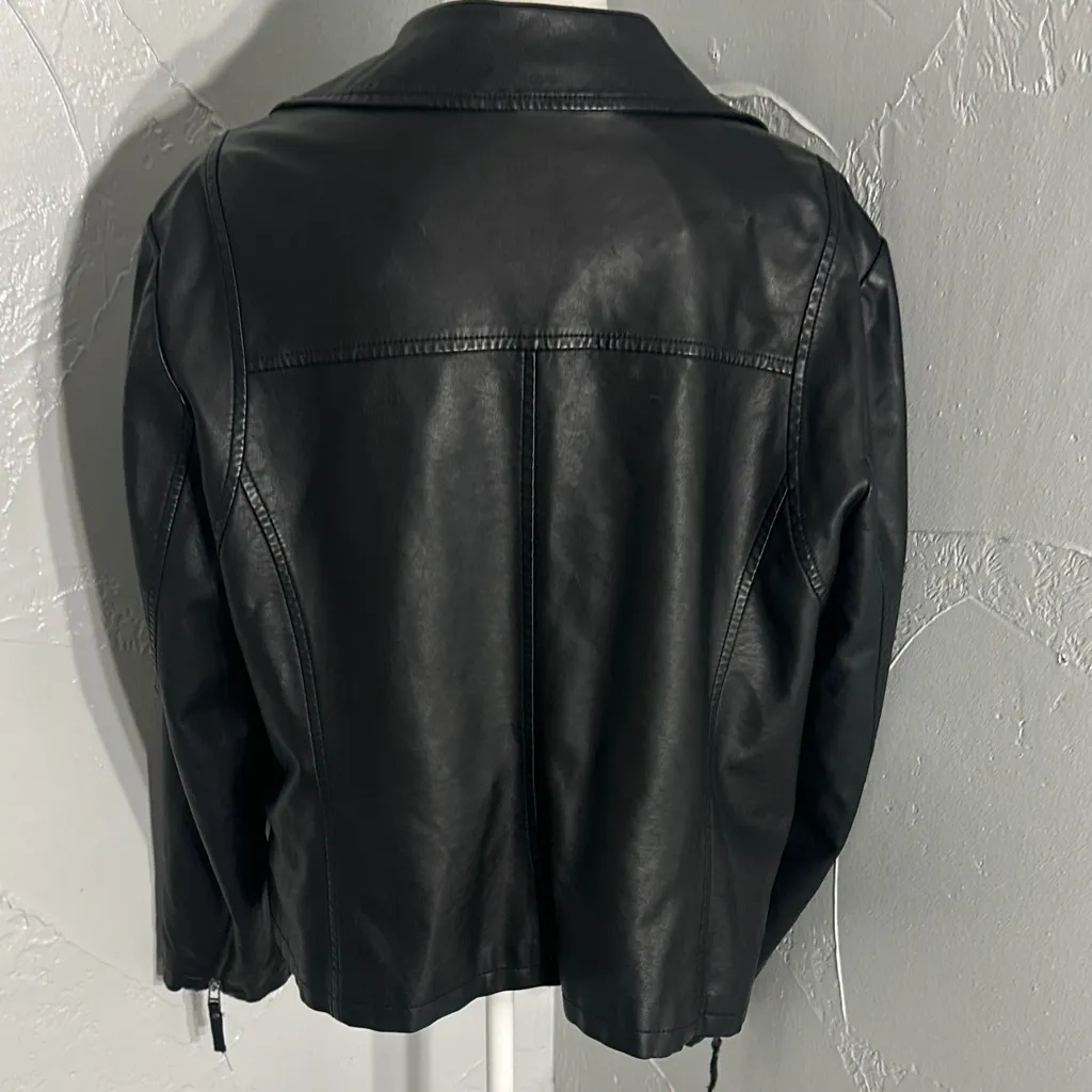 Max Studio ,edgy Black Faux Leather Moto Jacket with Silver Hardware. - Image 7