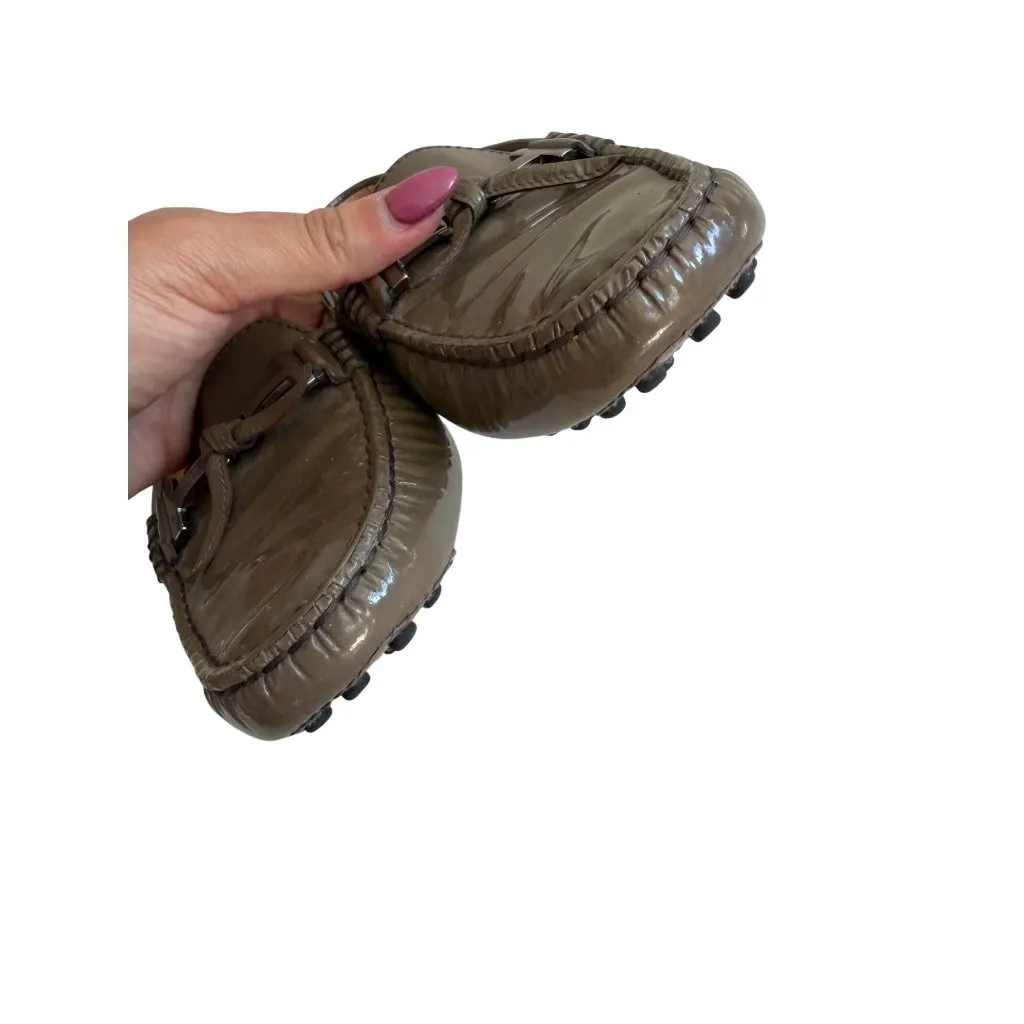 TODS Taupe Patent Leather Driving Loafers Flats Shoes Size 38 / US 8 Tan - Image 6