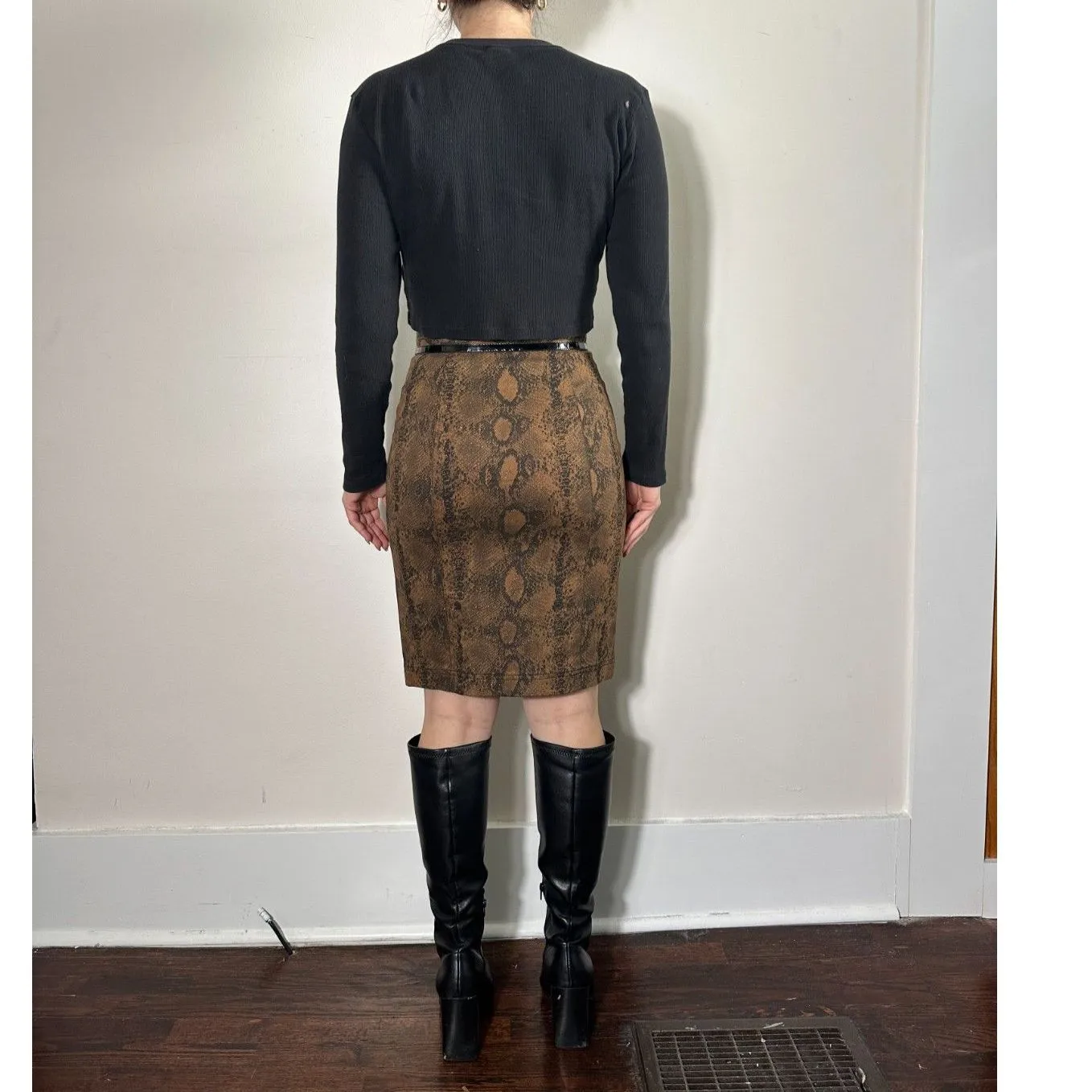 W by Worth Stunning Brown Snakeskin Zip-up Pencil Skirt Sz 2 - Image 2