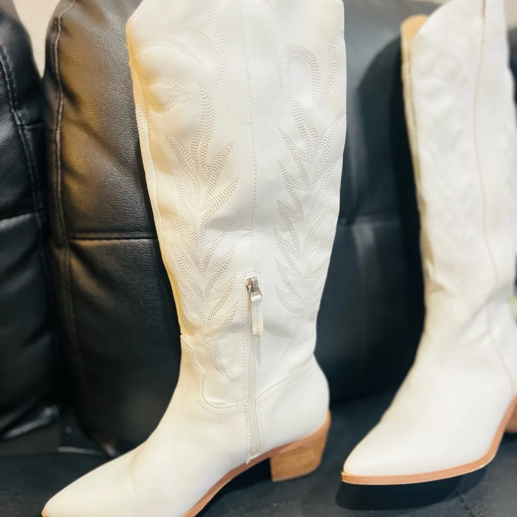 1MIIM Luxurious White on White Festival Heeled Cowboy Boot 8.0 - Image 8