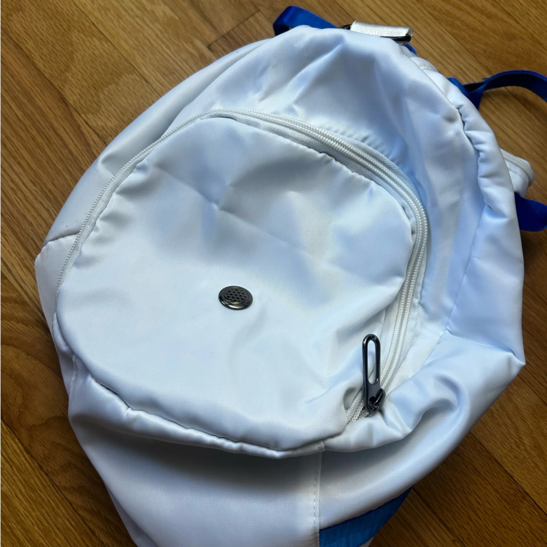 NWT Halara Weekender White & Blue Zipper Gym Duffle Bag with Shoulder Straps - Image 7