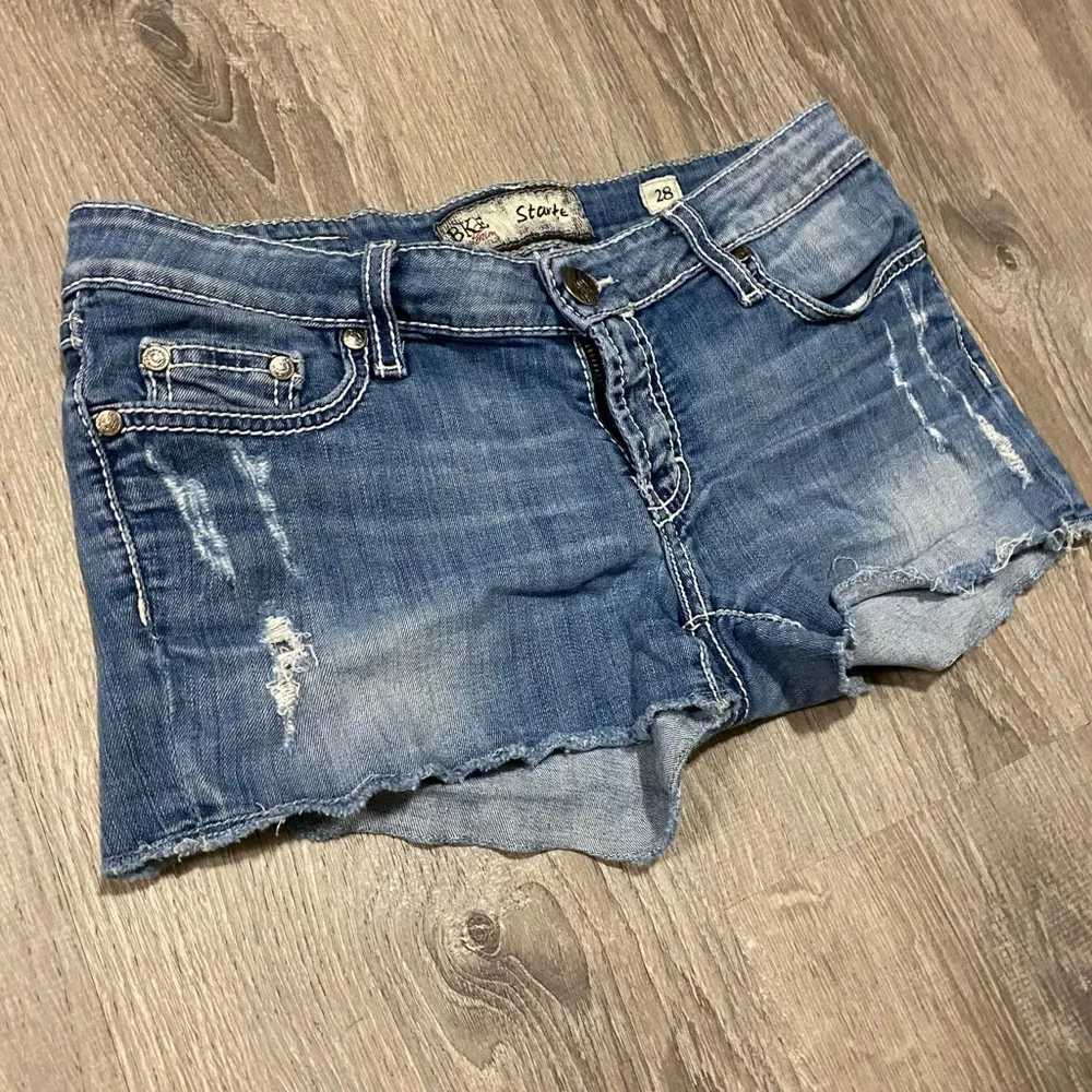 BKE Starlite Distressed Denim Blue Jean Shorts - Image 3