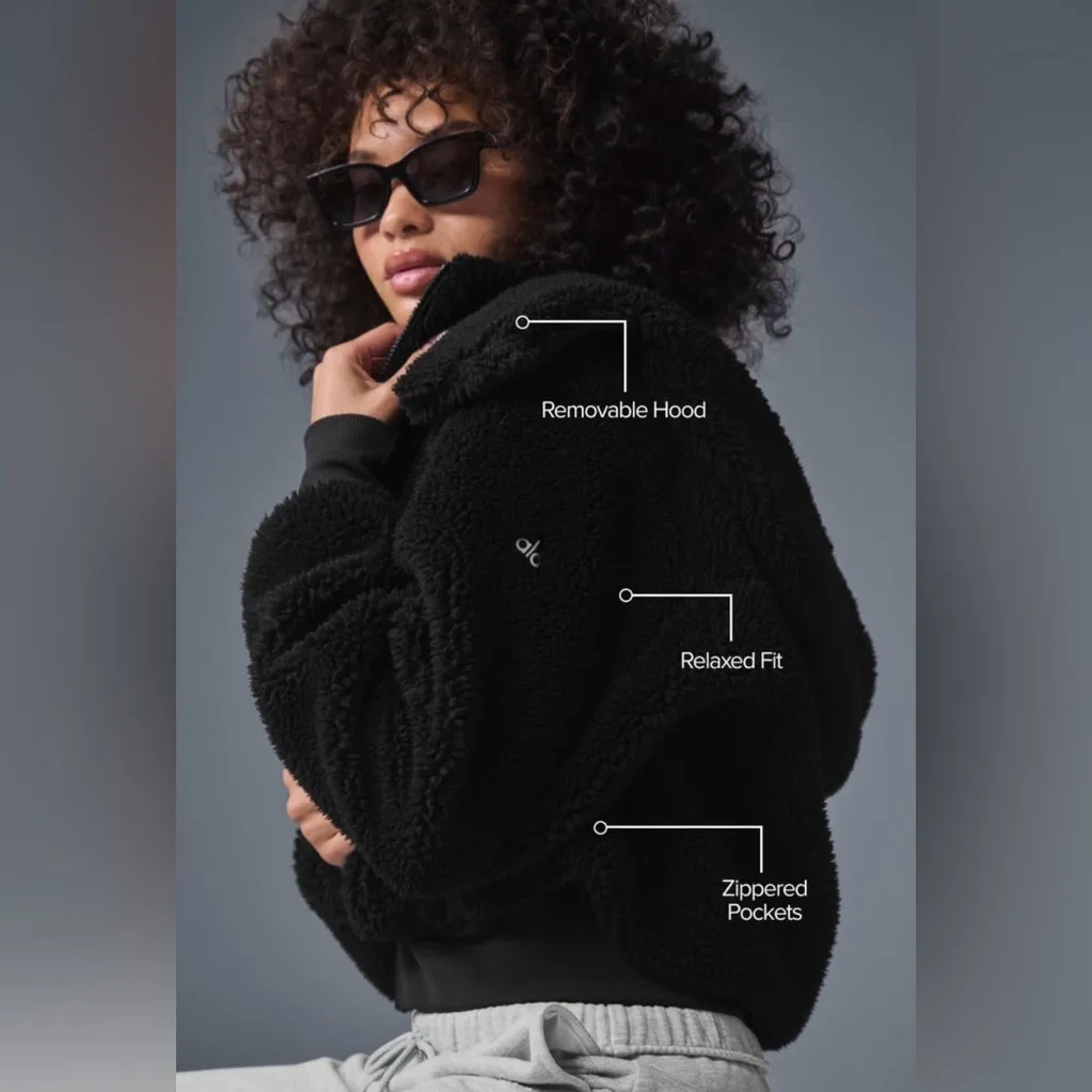 Alo Yoga NWT Foxy Sherpa Jacket Full Zip, Removable Hood, zipper pocket Black S - Image 3