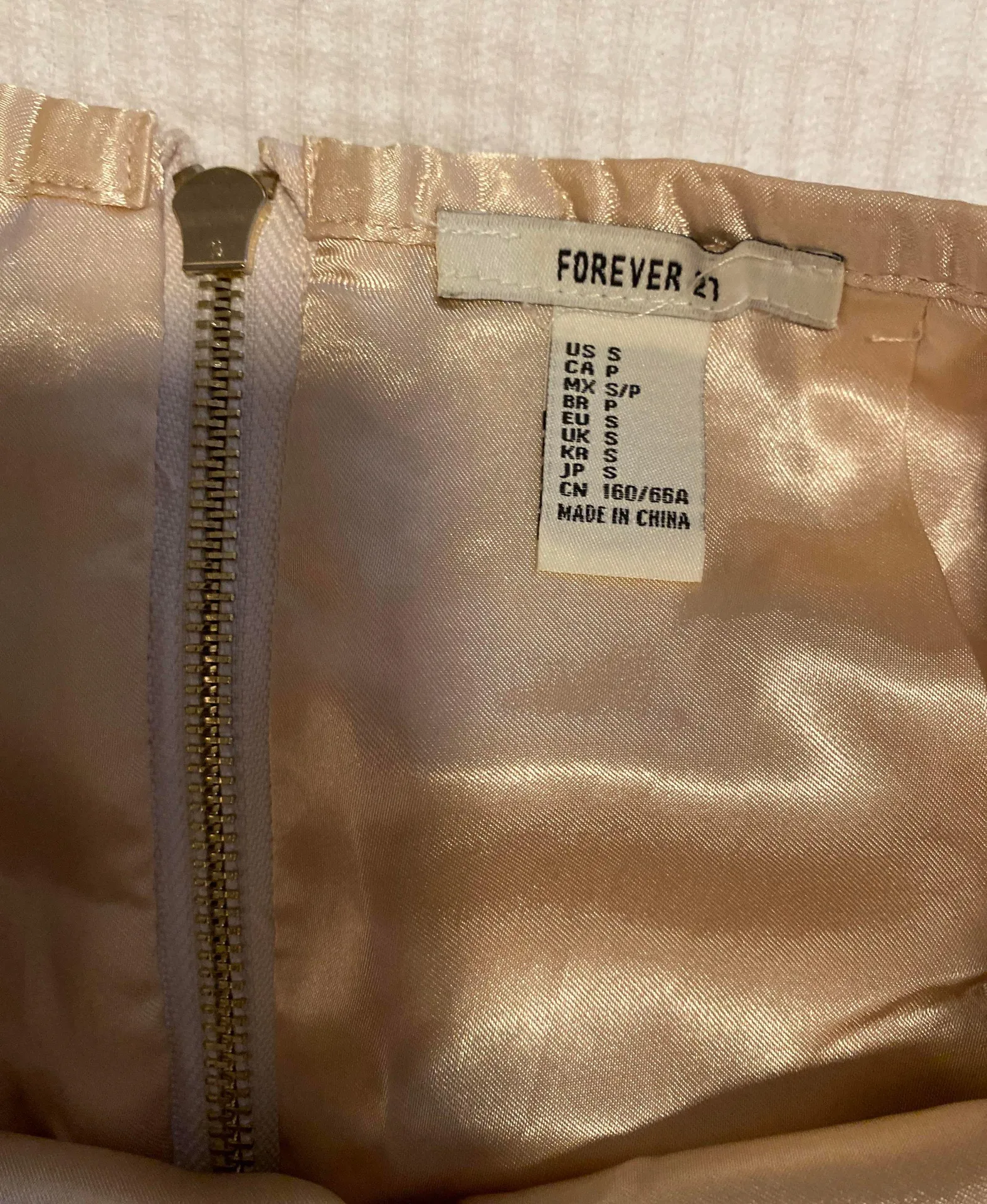 Forever 21 Sequin Skirt - Image 5