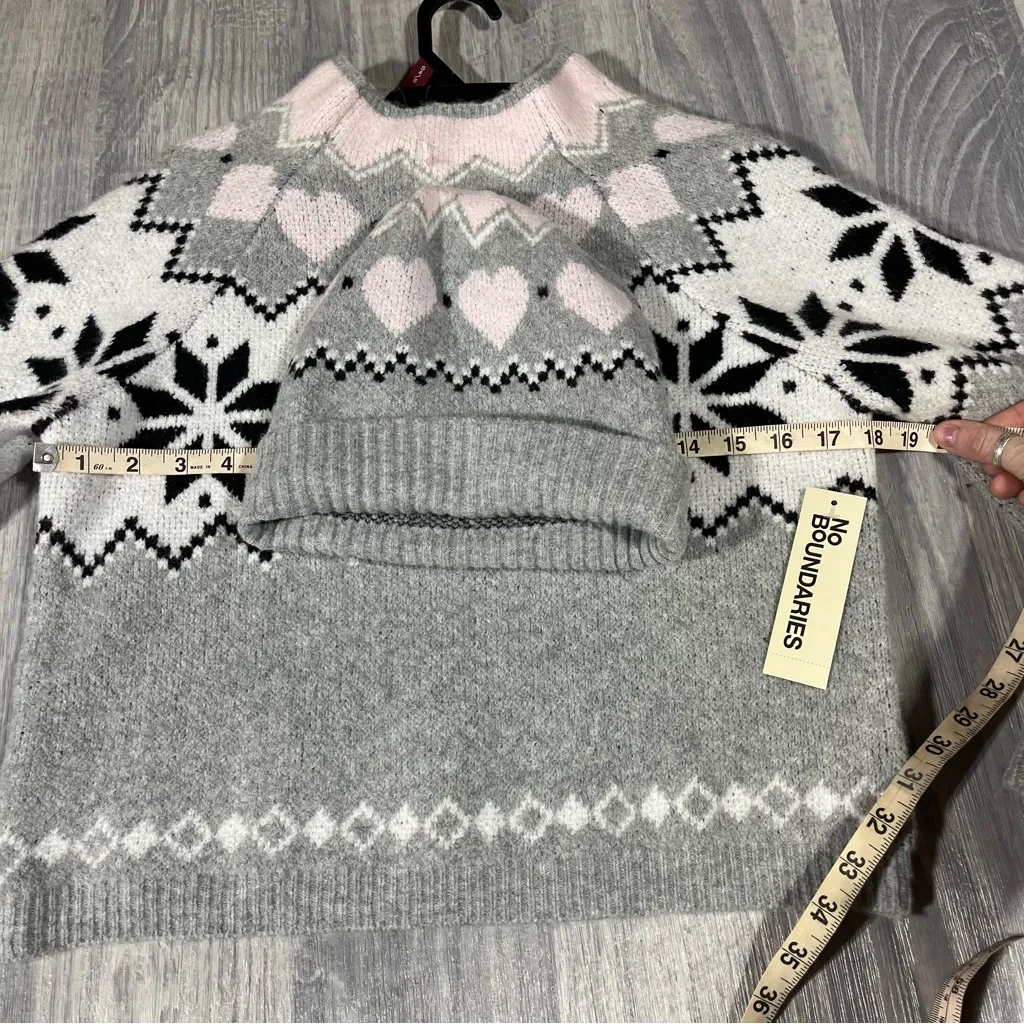 No Boundaries Gray and Pink Patterned Women's Sweater w/ Hat; Small - Image 5