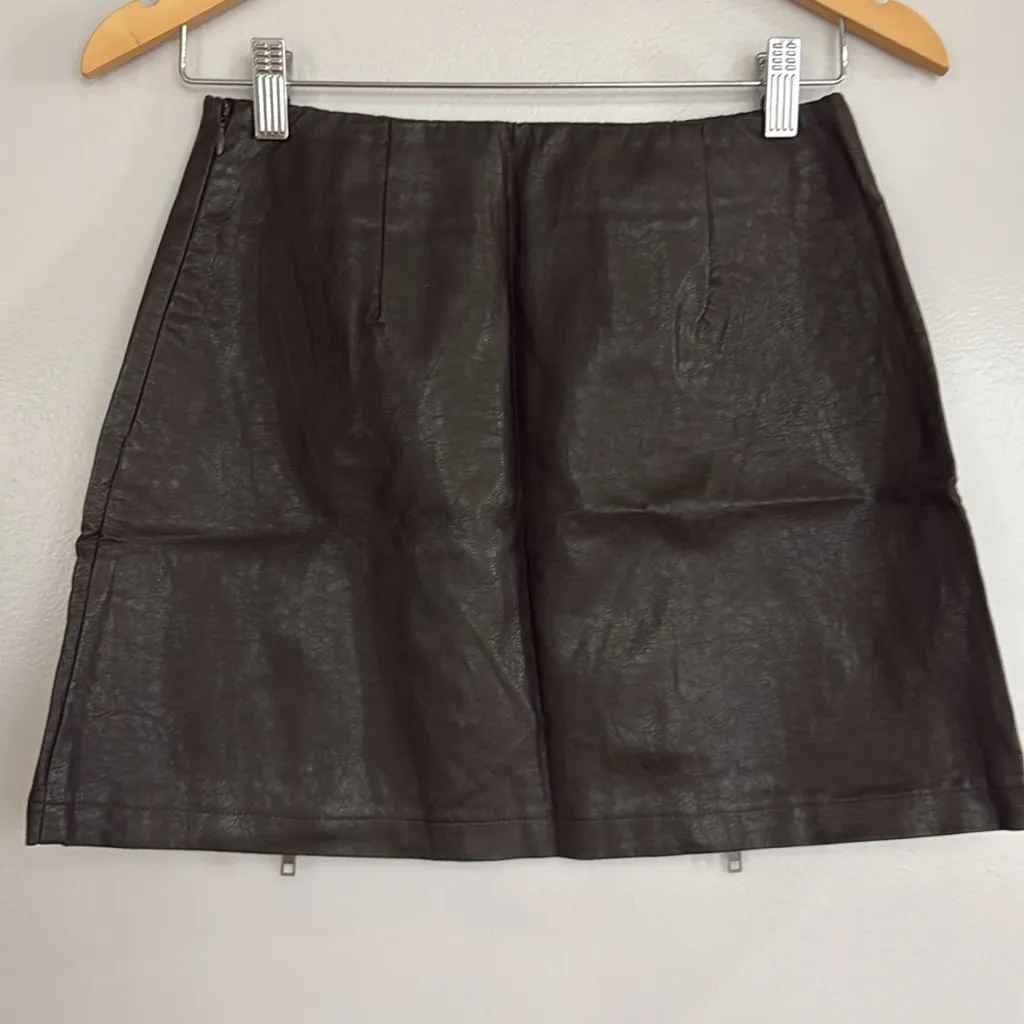 MOVING SALE LF faux leather zipper green mini skirt - Image 6