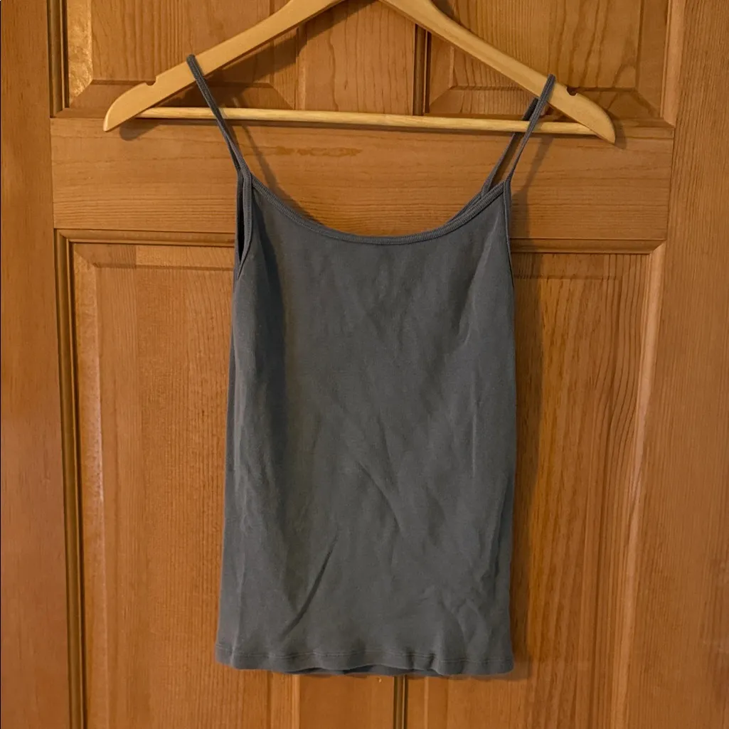 Brandy Melville Size One Size Gray Women's Spaghetti Strap Top - Image 3