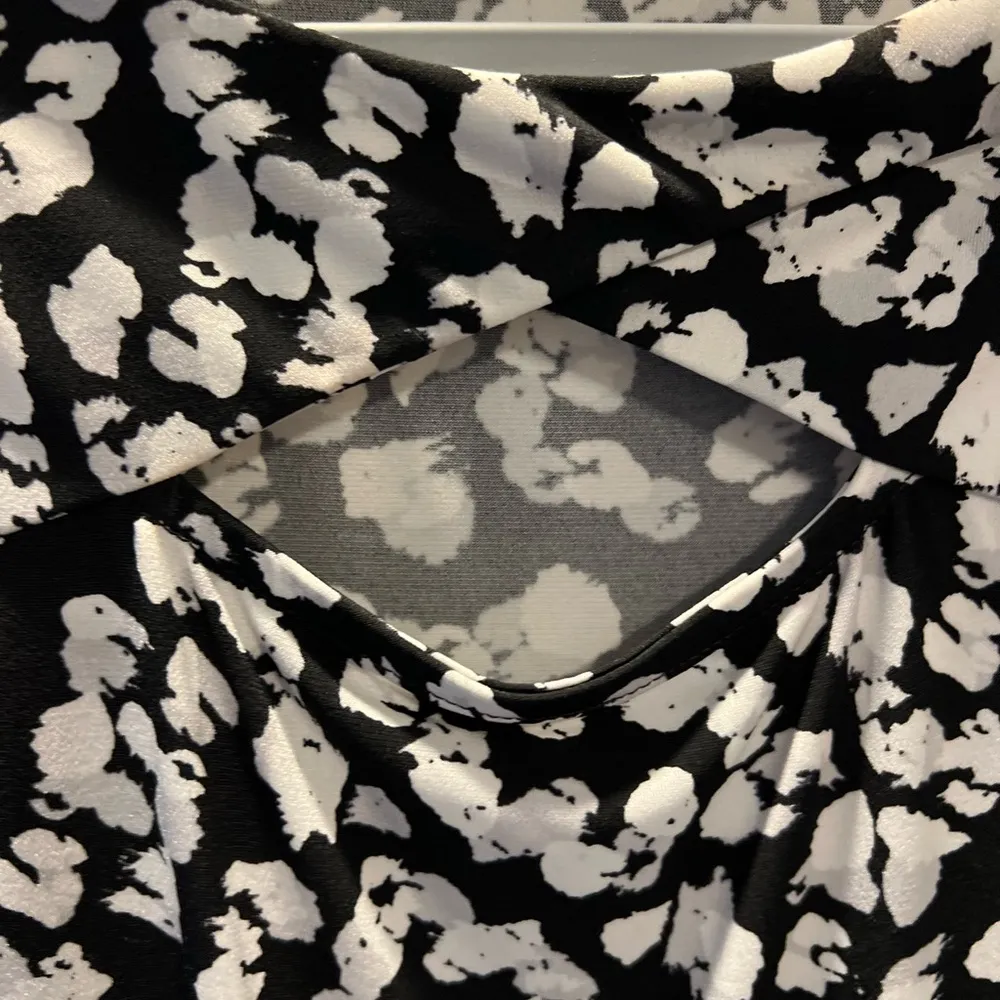 Vince Camuto Black & White Dress - short sleeve - Image 3