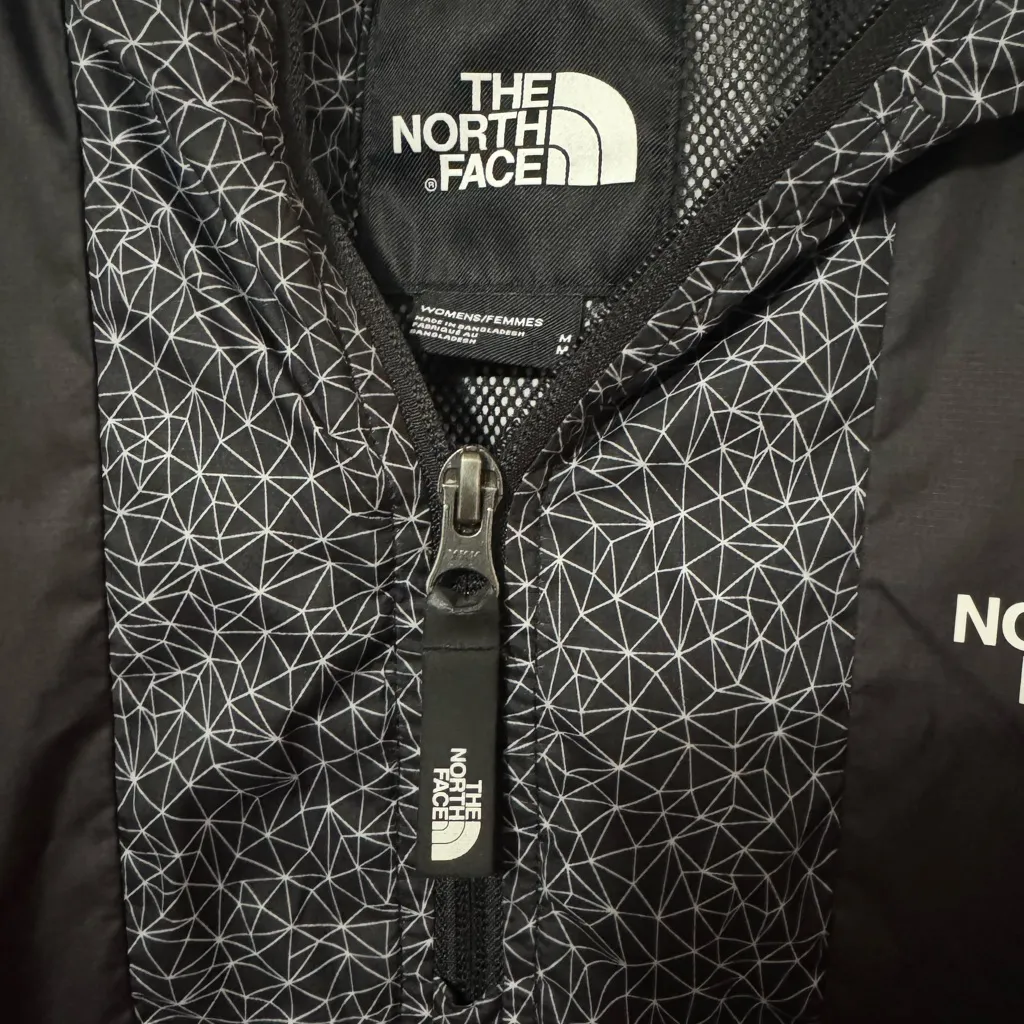 ⚡️The North Face Geometric Black and White Jacket Windwall Size Medium - Image 5