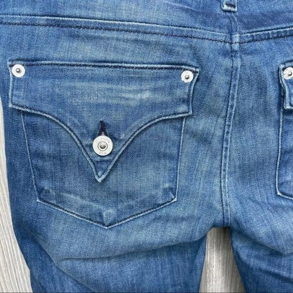 Hudson jeans rn 107906 light wash distressed blue jeans size 26 - Image 5