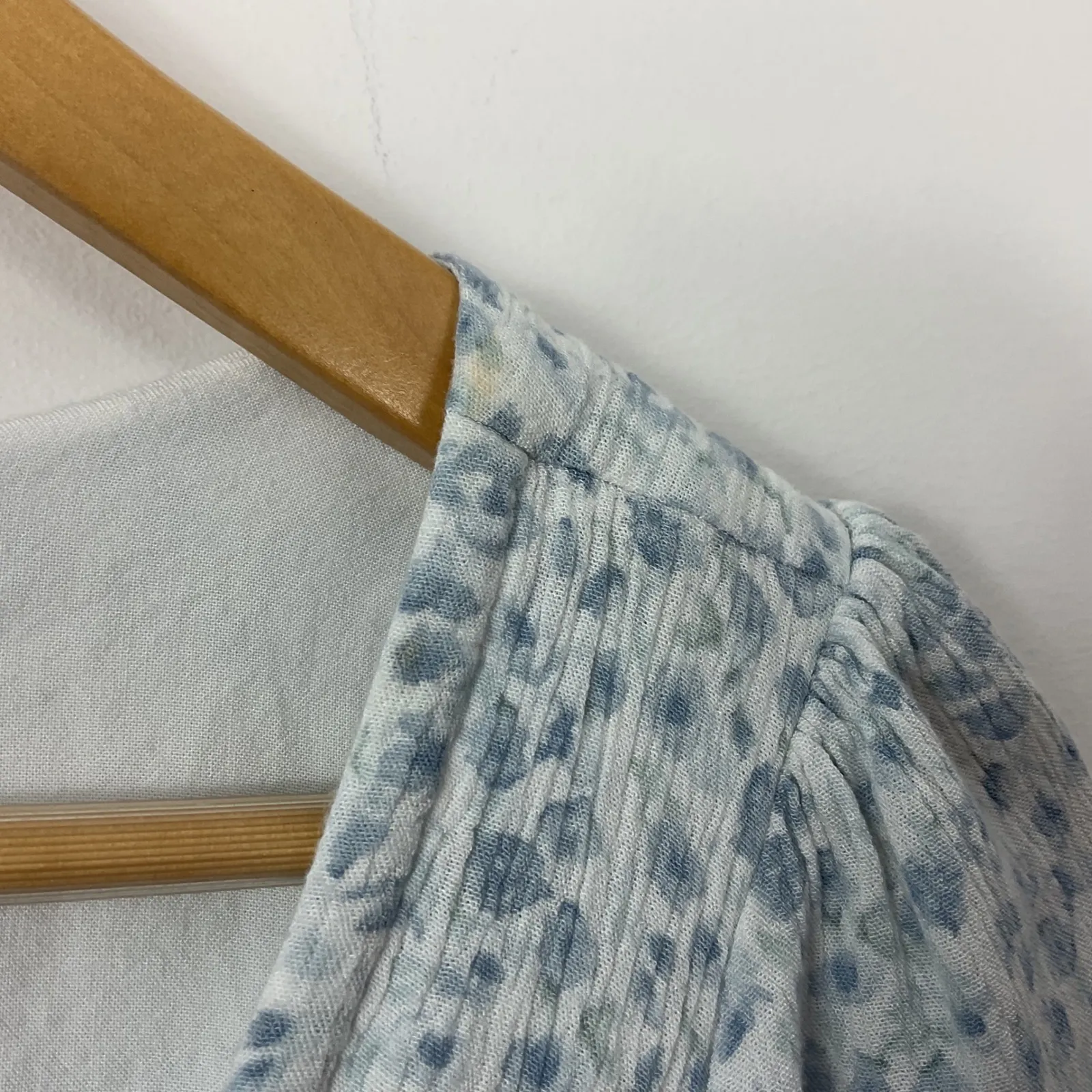 Abercrombie& Fitch Womens Cropped Knot Front Top Floral Print Short Sleeve M - Image 3