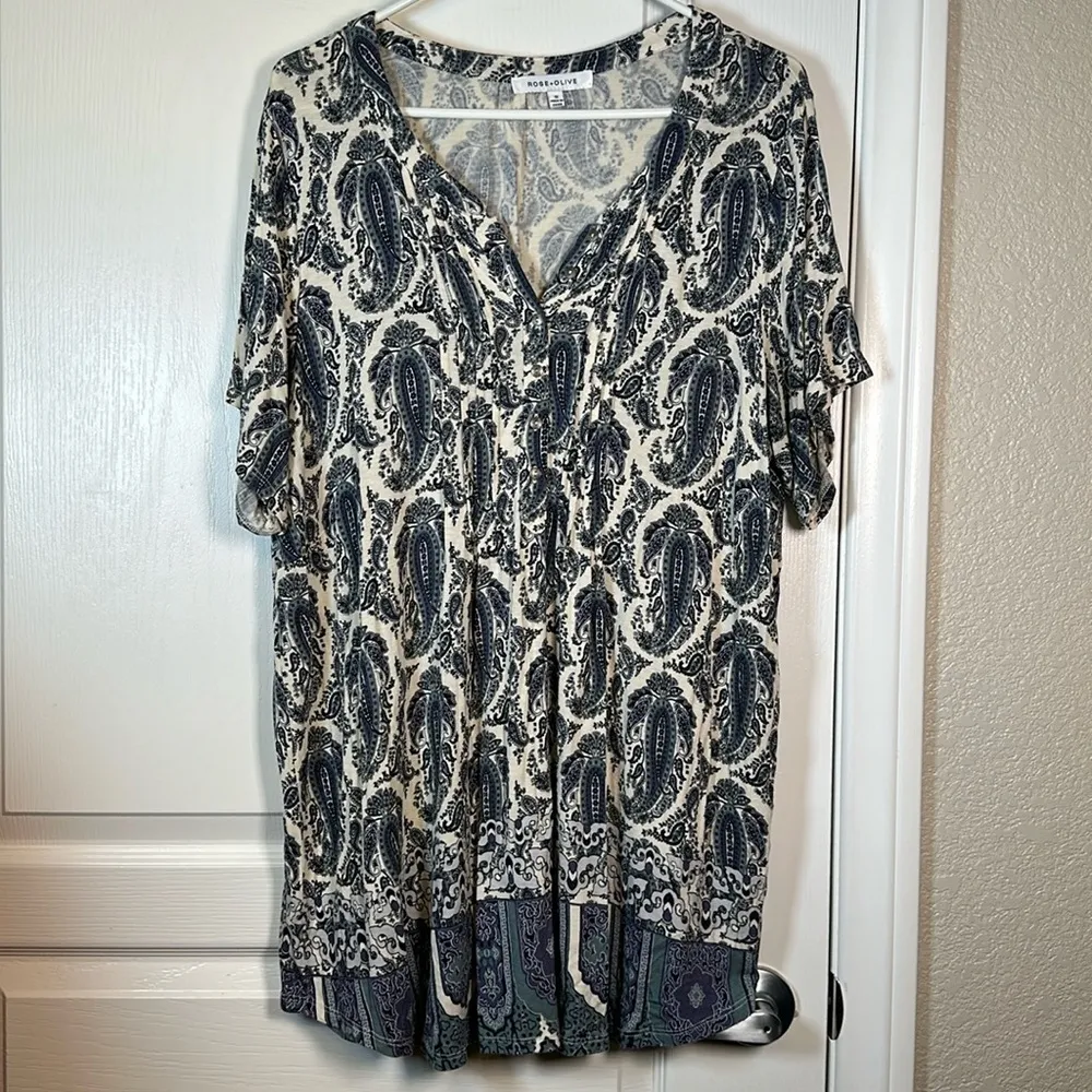 Rose + Olive Cream Navy Blue Paisley S/S Blouse Shirt Tunic Size 1X EUC #0588-OC - Image 2