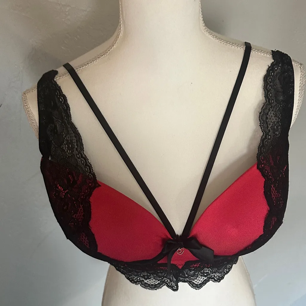 Chic Red and Black Lace Bra Size 1X 2X - Image 8