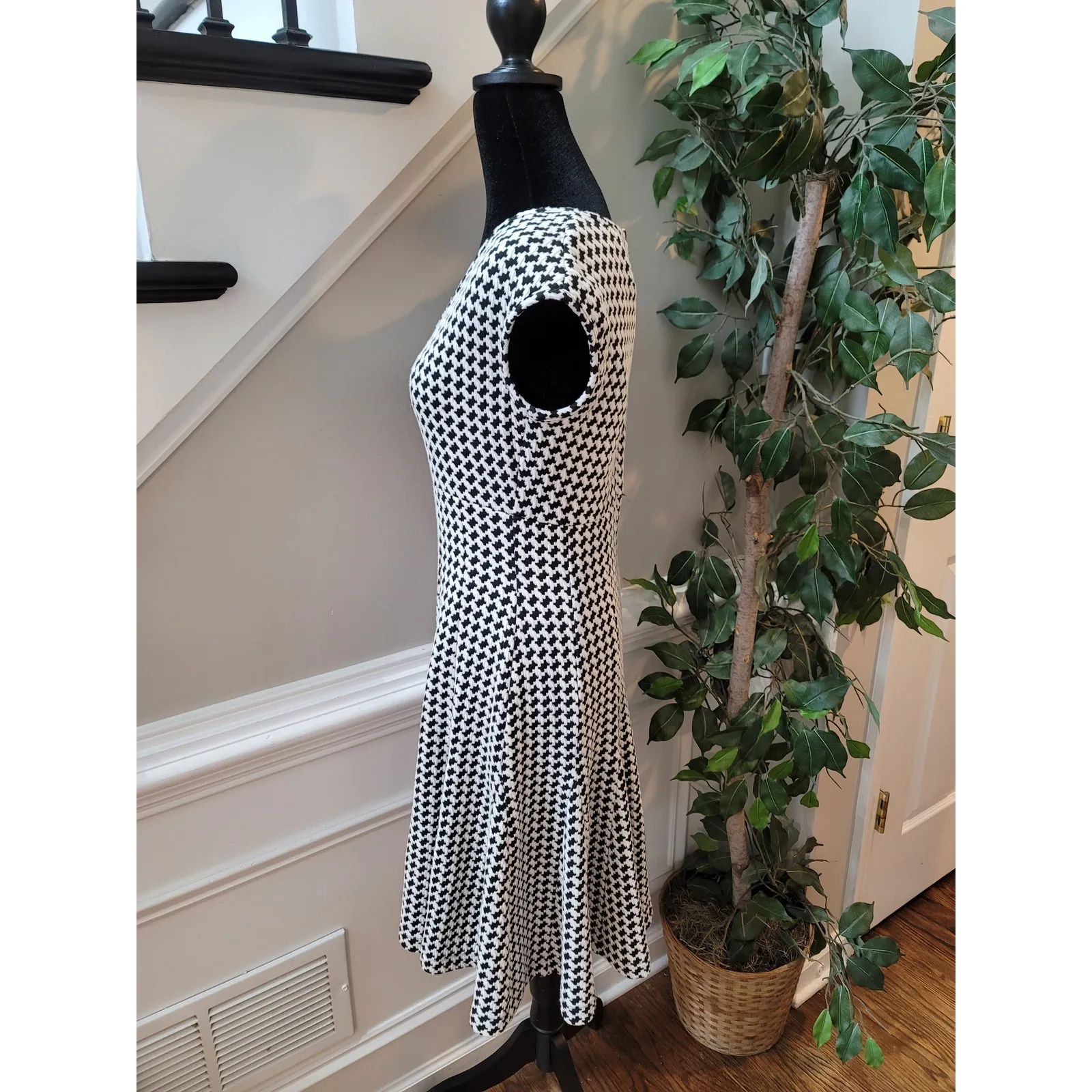 Taylor Dress Houndstooth Women's Size 4 Black White V - Image 8