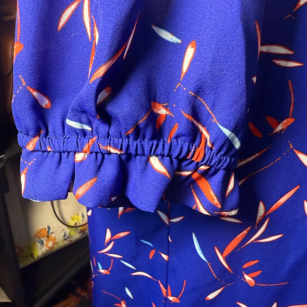 Banana Republic Blue and Red Patterned Blouse - Image 3