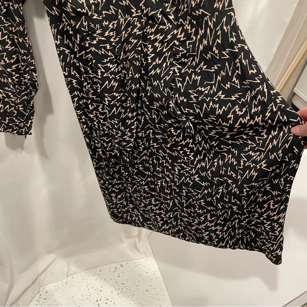 NWT black Reiss deep v electric lady dress ziggy zaggy pattern midi flowy shazam - Image 7