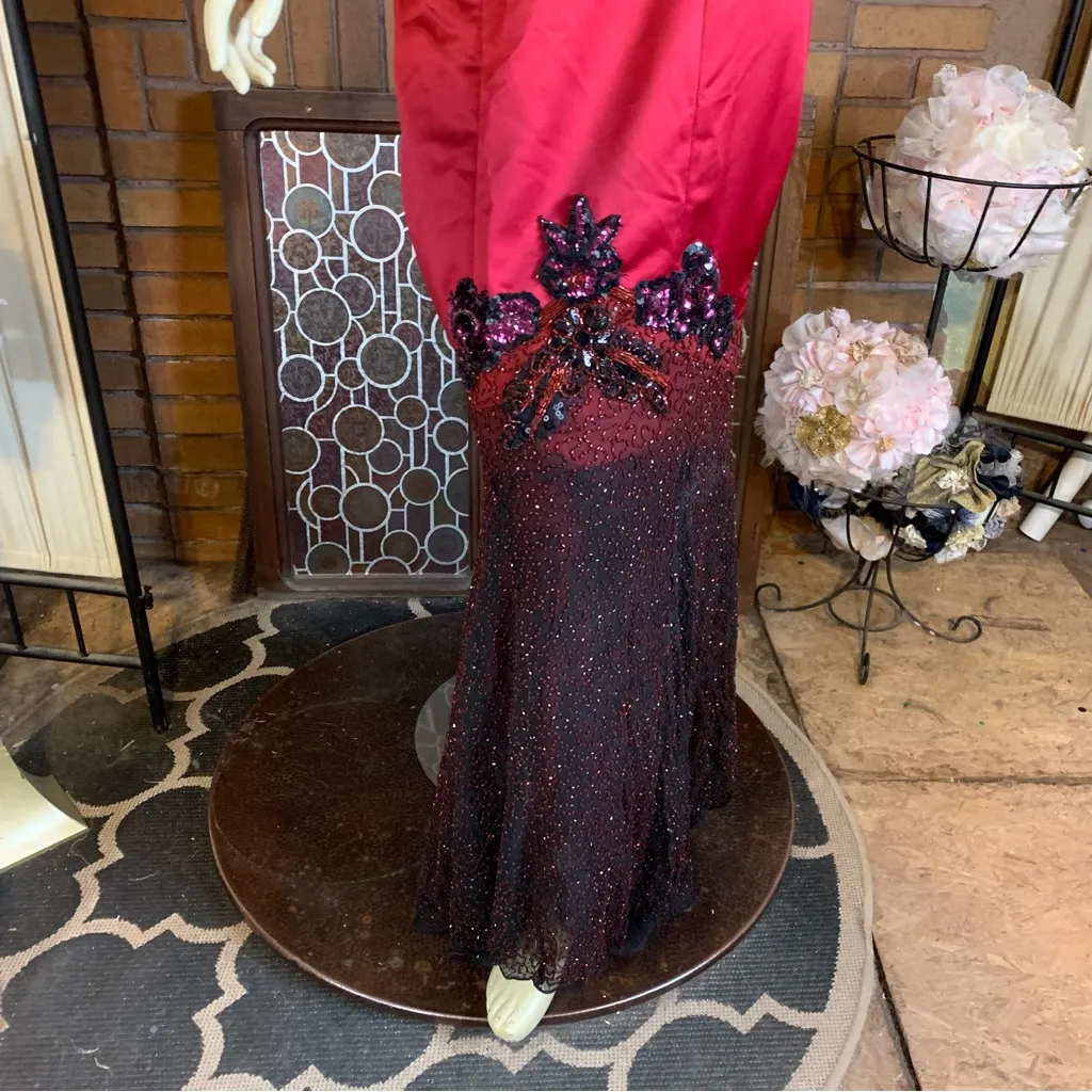 BELSOIE RED & BLACK STRAPLESS MERMAID STYLE SATIN BEADED GOWN (6) - Image 9