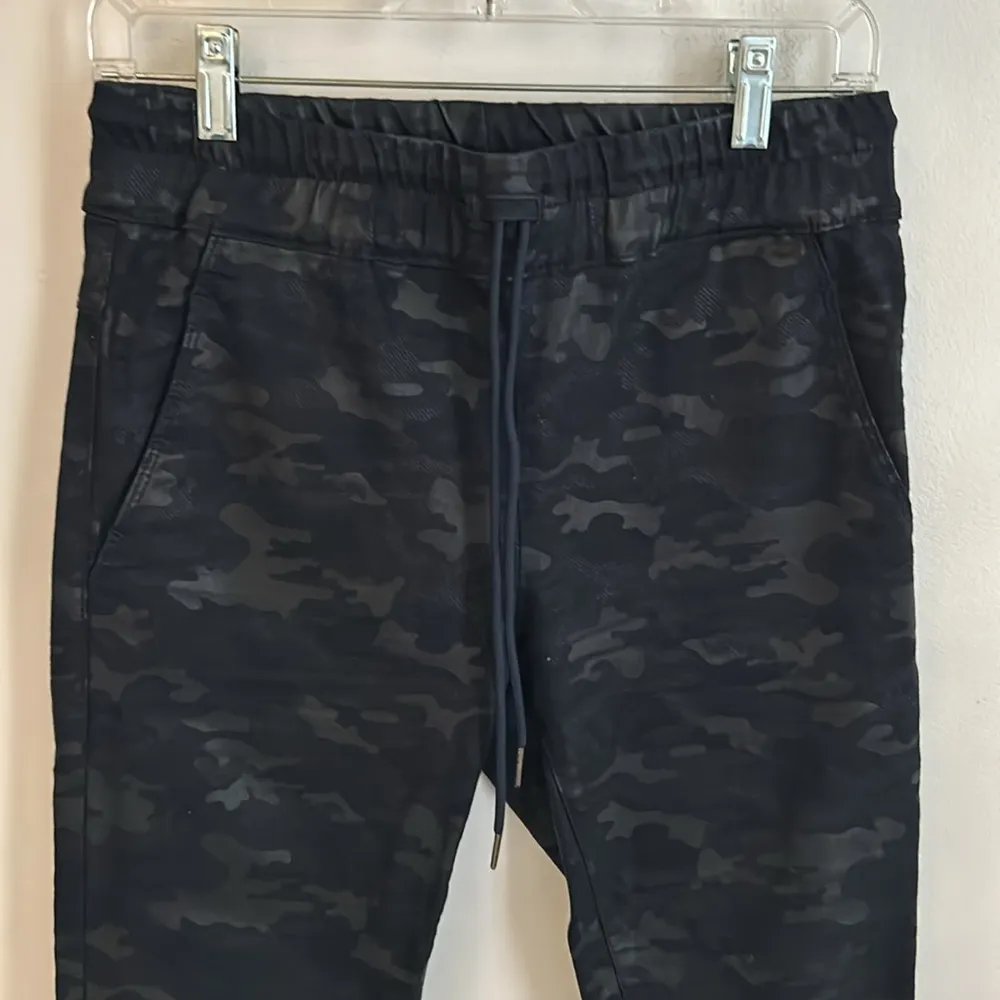Bevy Flog Shely Black Camouflage Pants Size 26 - Image 6