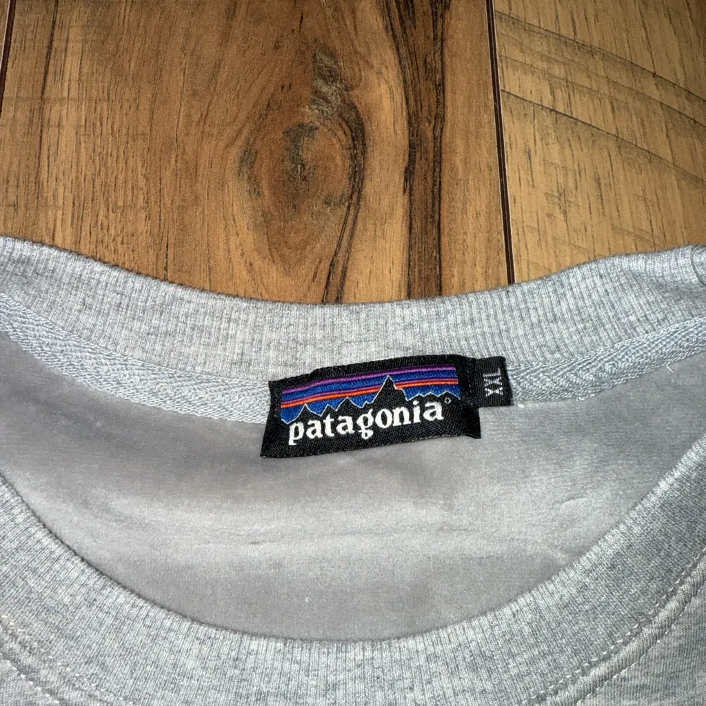 Patagonia crewneck sweatshirt - Image 4