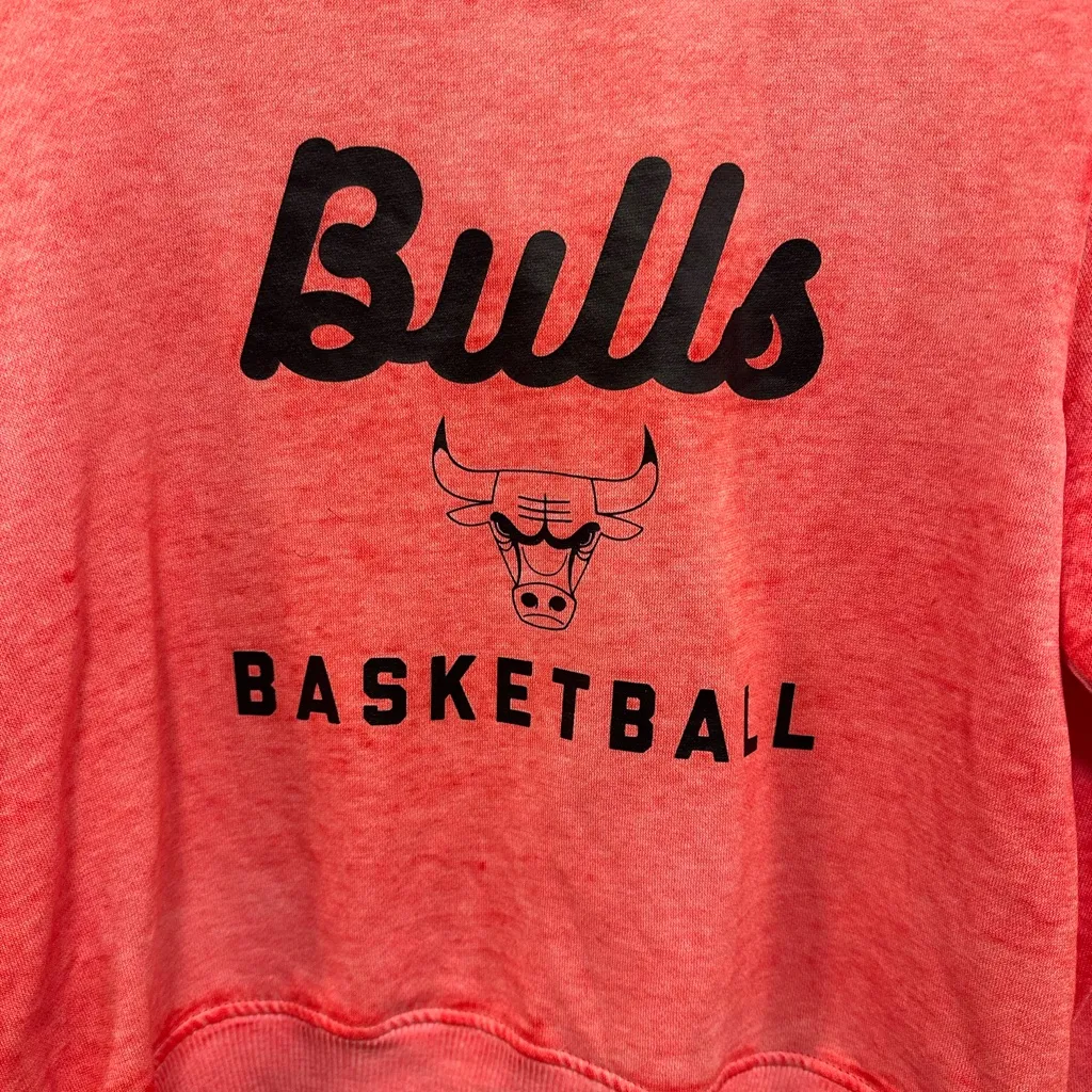 Chicago bulls vintage Y2K Red Bulls Basketball sweatshirt! - Image 2