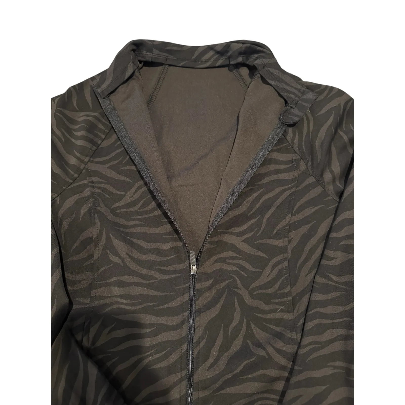 RBX Active Zebra Print Jacket Small Women’s Full Zip Long Sleeve Black Workout - Image 4