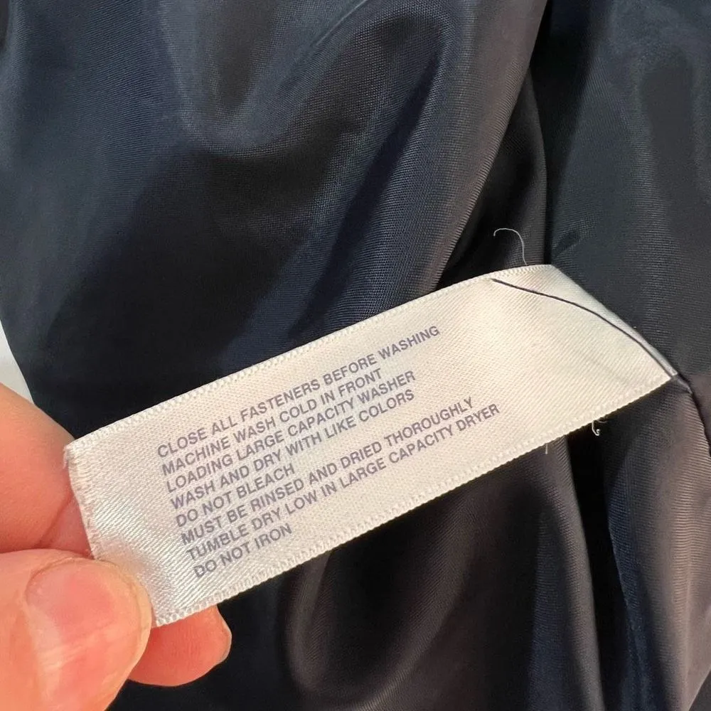 Gap blue waist length fall or winter wear puffer jacket size large - Image 10