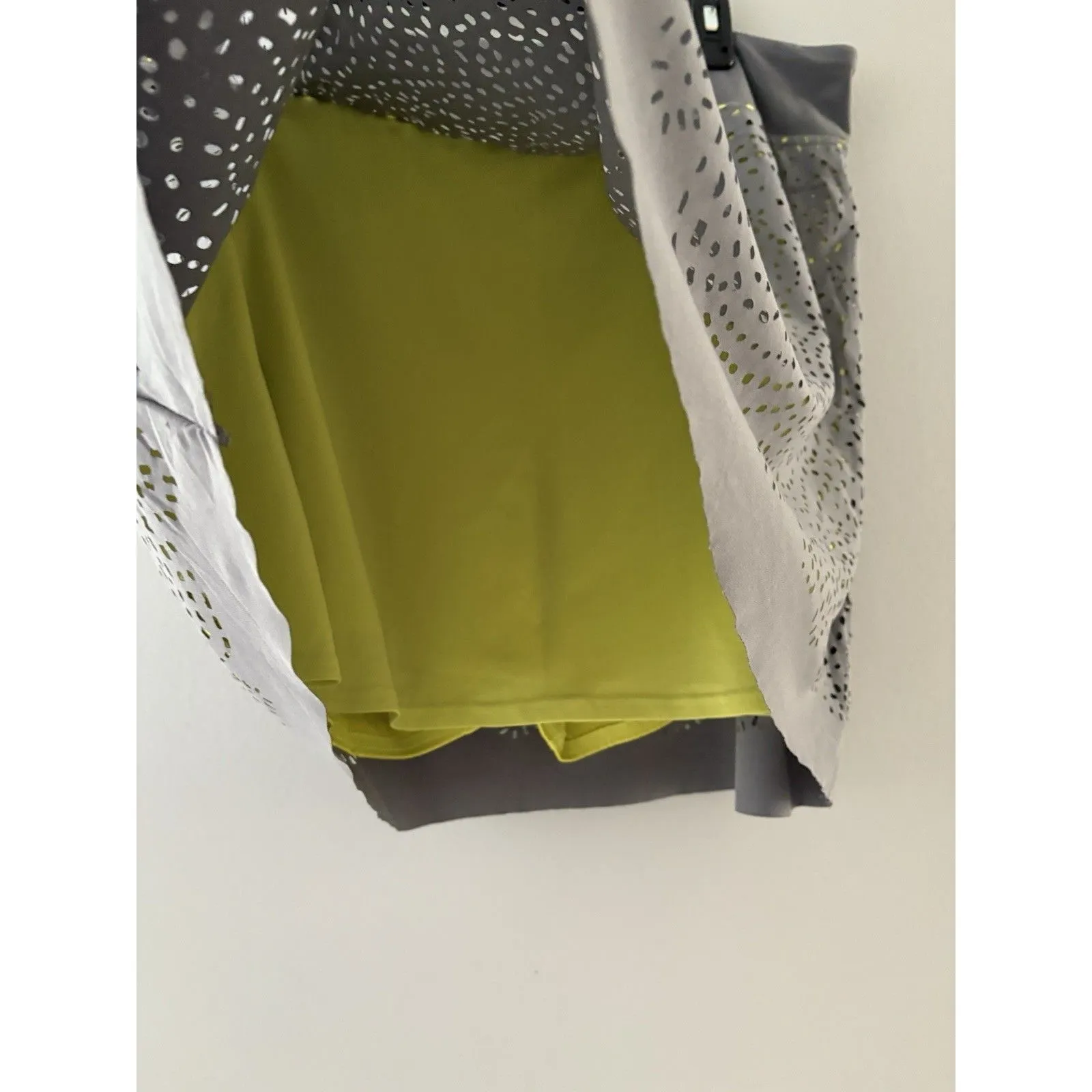 Title Nine Skort Skirt Size XL Gray Lime Perforated Stretch Pickleball Golf - Image 3