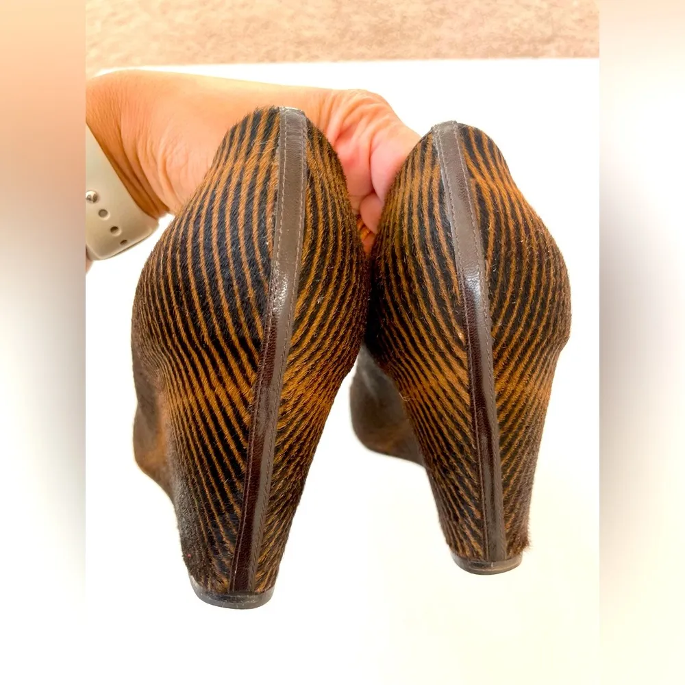 Christian Louboutin Brown Black Leather New Peanut 70mm opticline wedge pumps 42 - Image 5