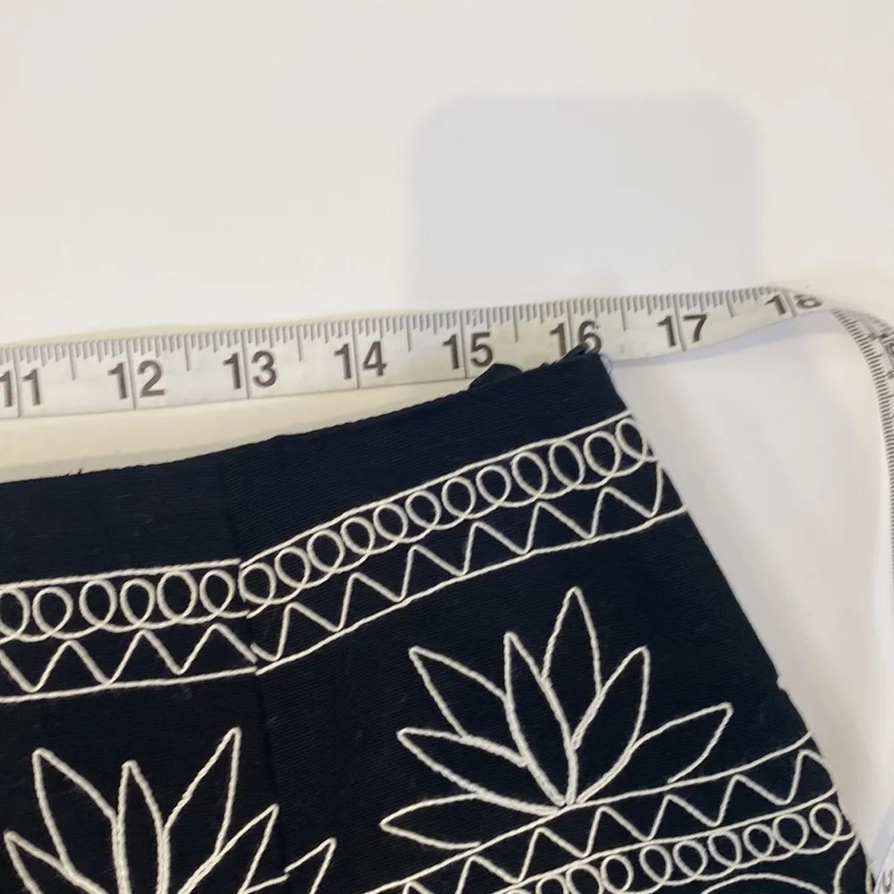 Talbots Petites Black w/Cream Embroidered Flowers A-Line Midi Skirt EUC Sz 14P - Image 9