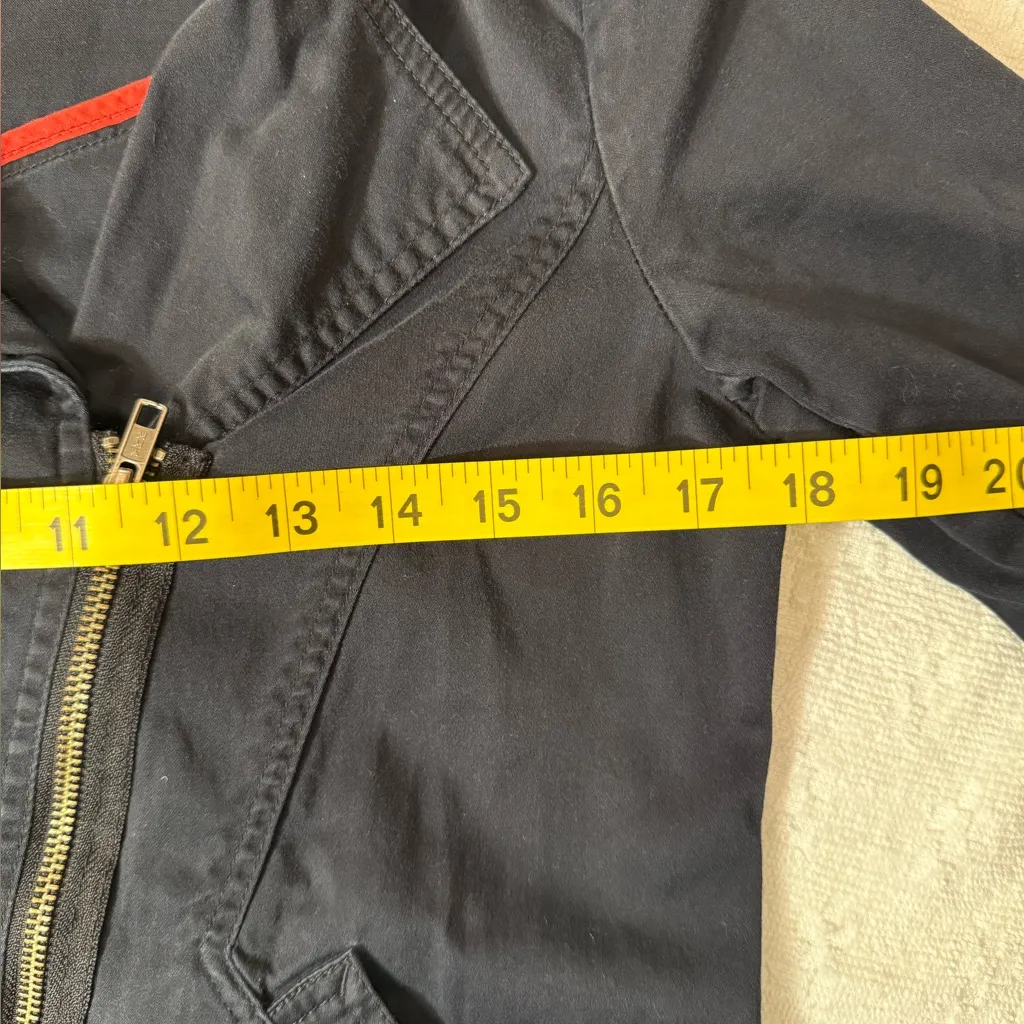 Volcom Black Bomber Jacket with Fitted Silhouette - Image 5