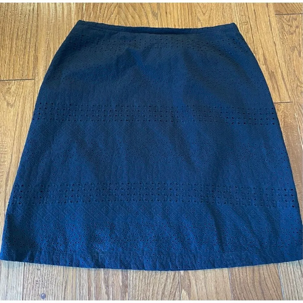 L.l. Bean navy eyelet skirt size 12 Blue - Image 8