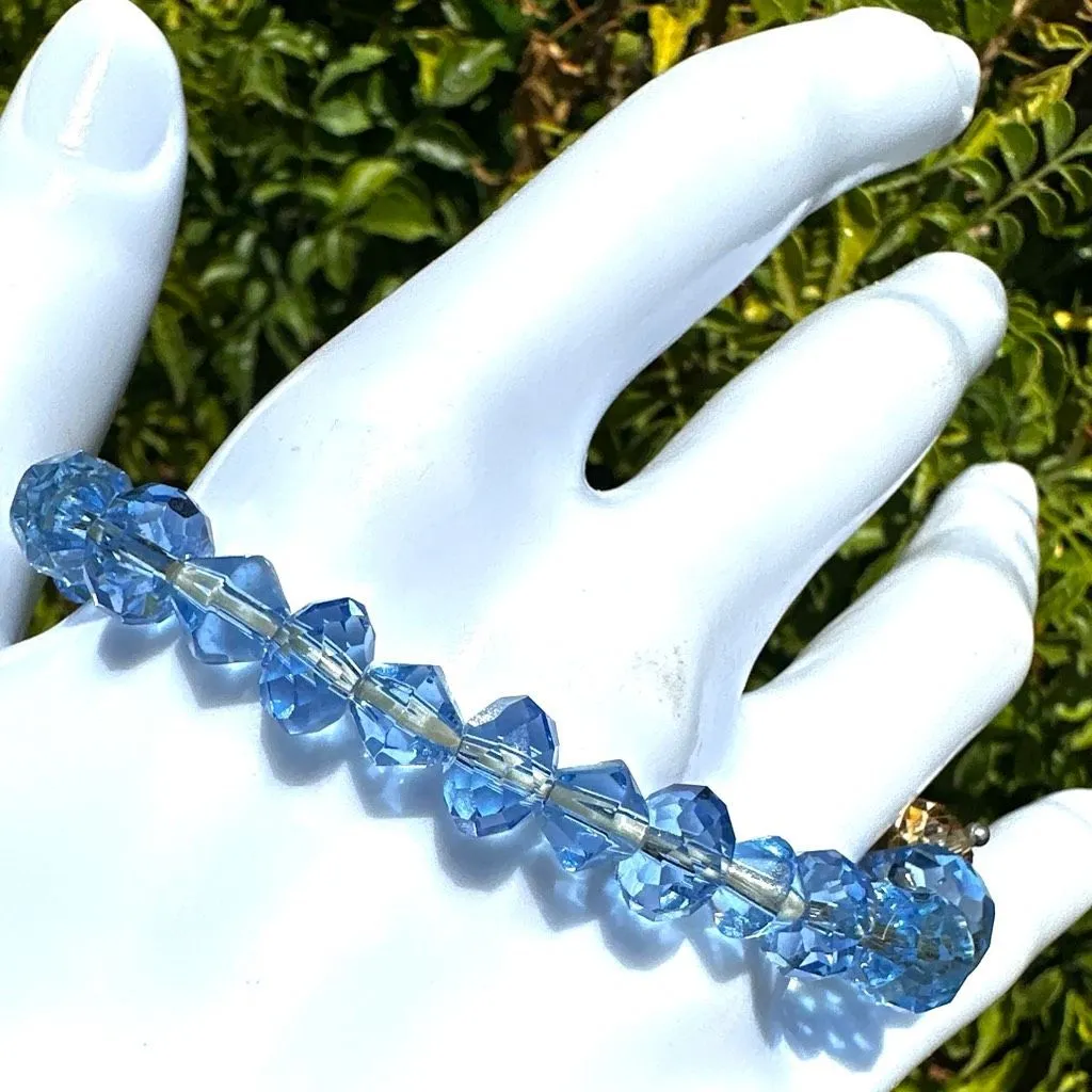 Colorful Glass Beaded Stretch Bracelet in Blue & Pastel Tones - Image 7