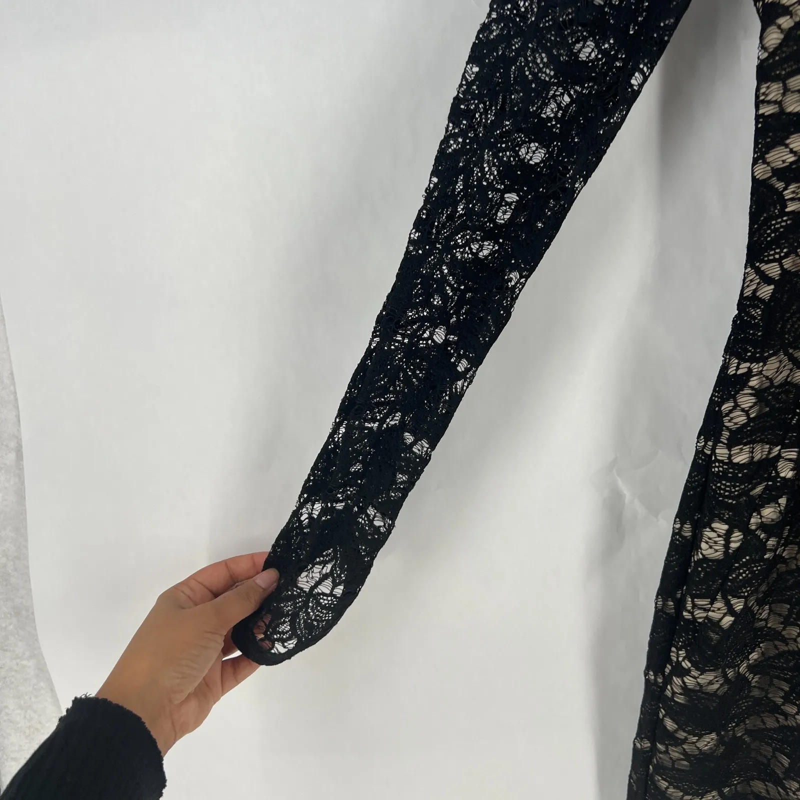 Black Halo Shift Dress Womens Size 2 Black Lace Zip Back Square Neck Long Sleeve - Image 5