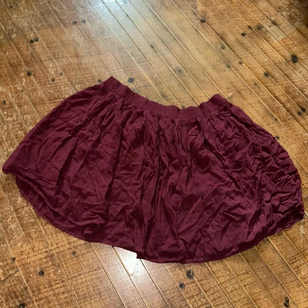 Brandy Melville maroon O/S flowy gathered elastic waist mini skirt - Image 3