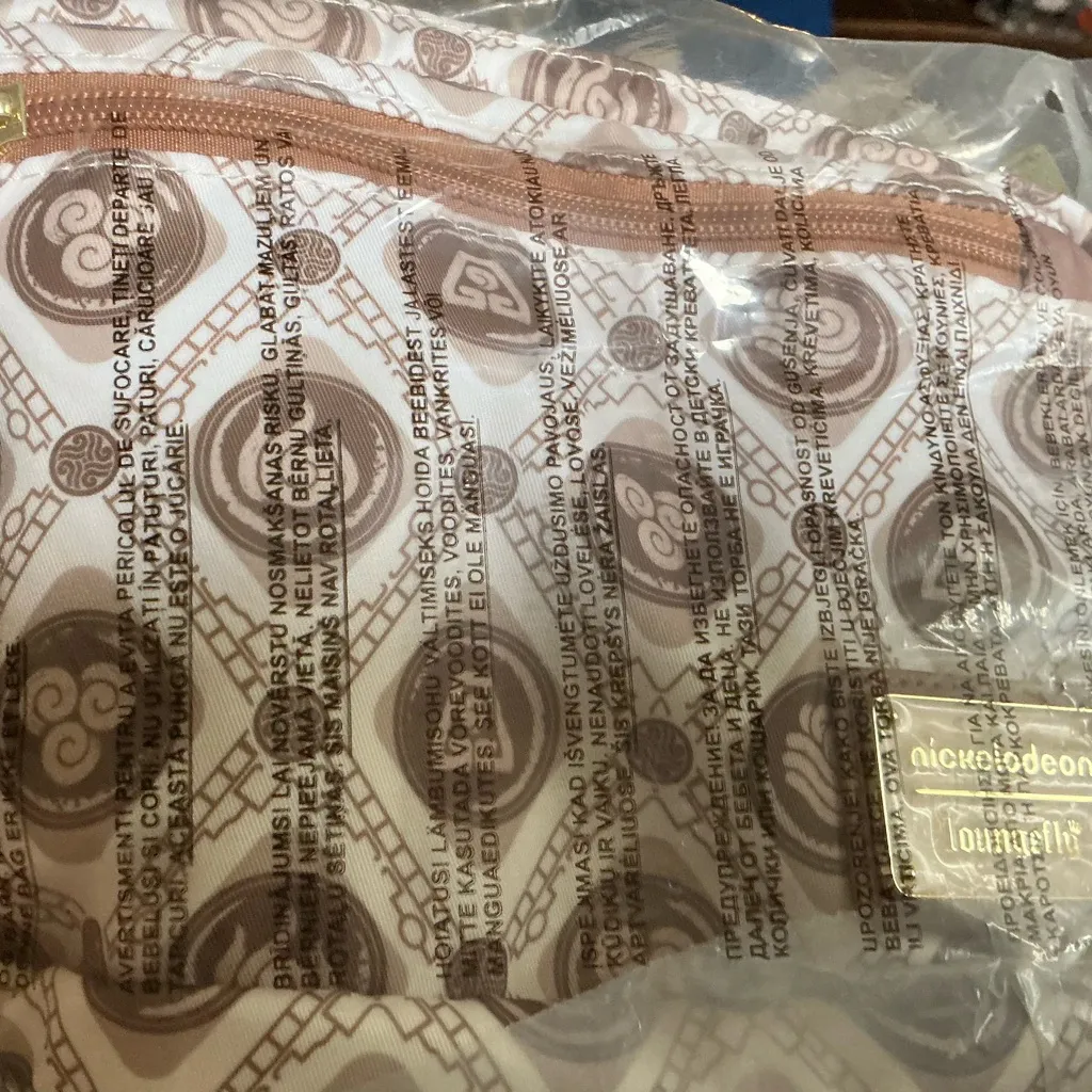 Loungefly Nickelodeon Avatar: The Last Airbender Nylon Sling Bag - Image 7