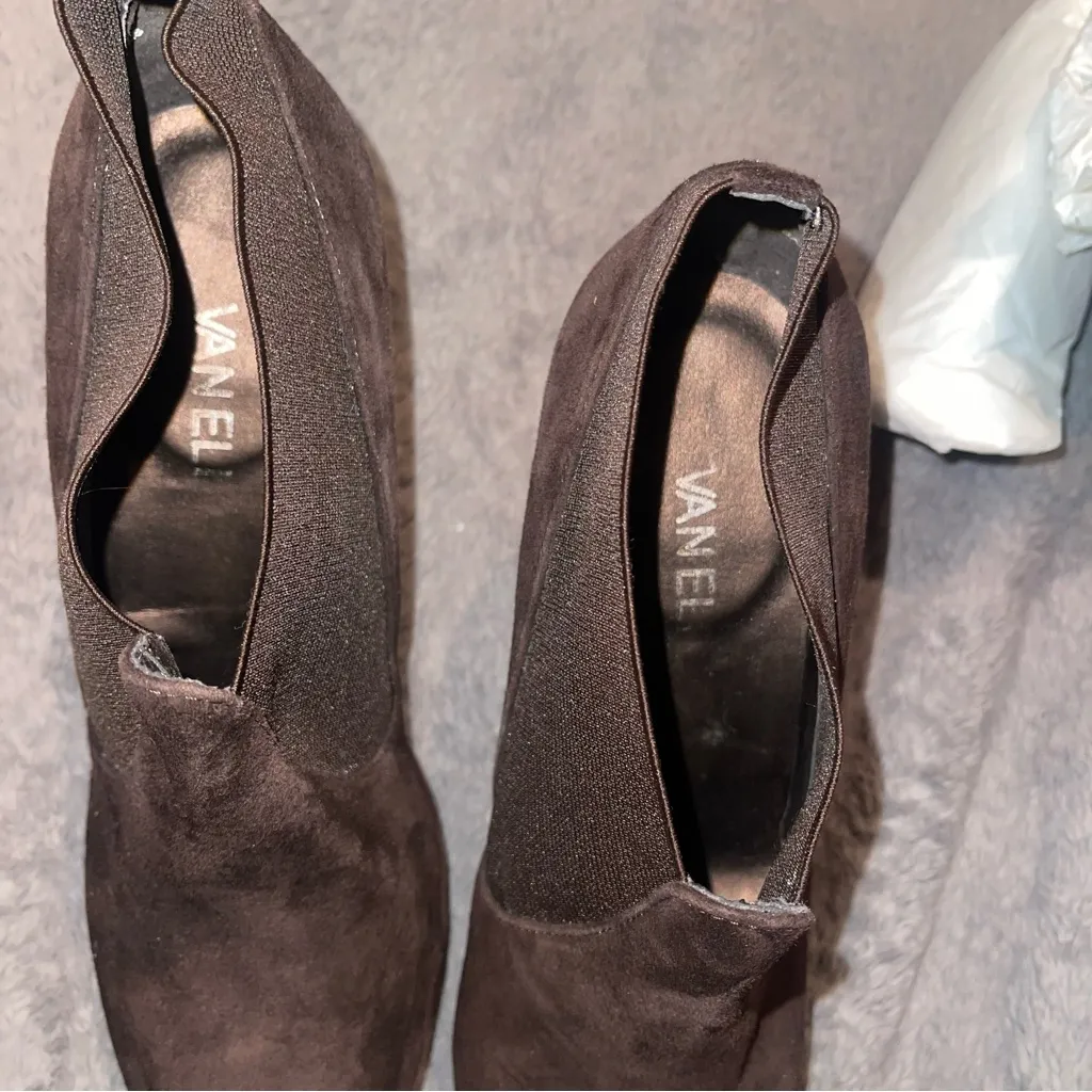 Vaneli Brown Heeled Boots with Chunky Heel and Soft Texture Size 8 - Image 2