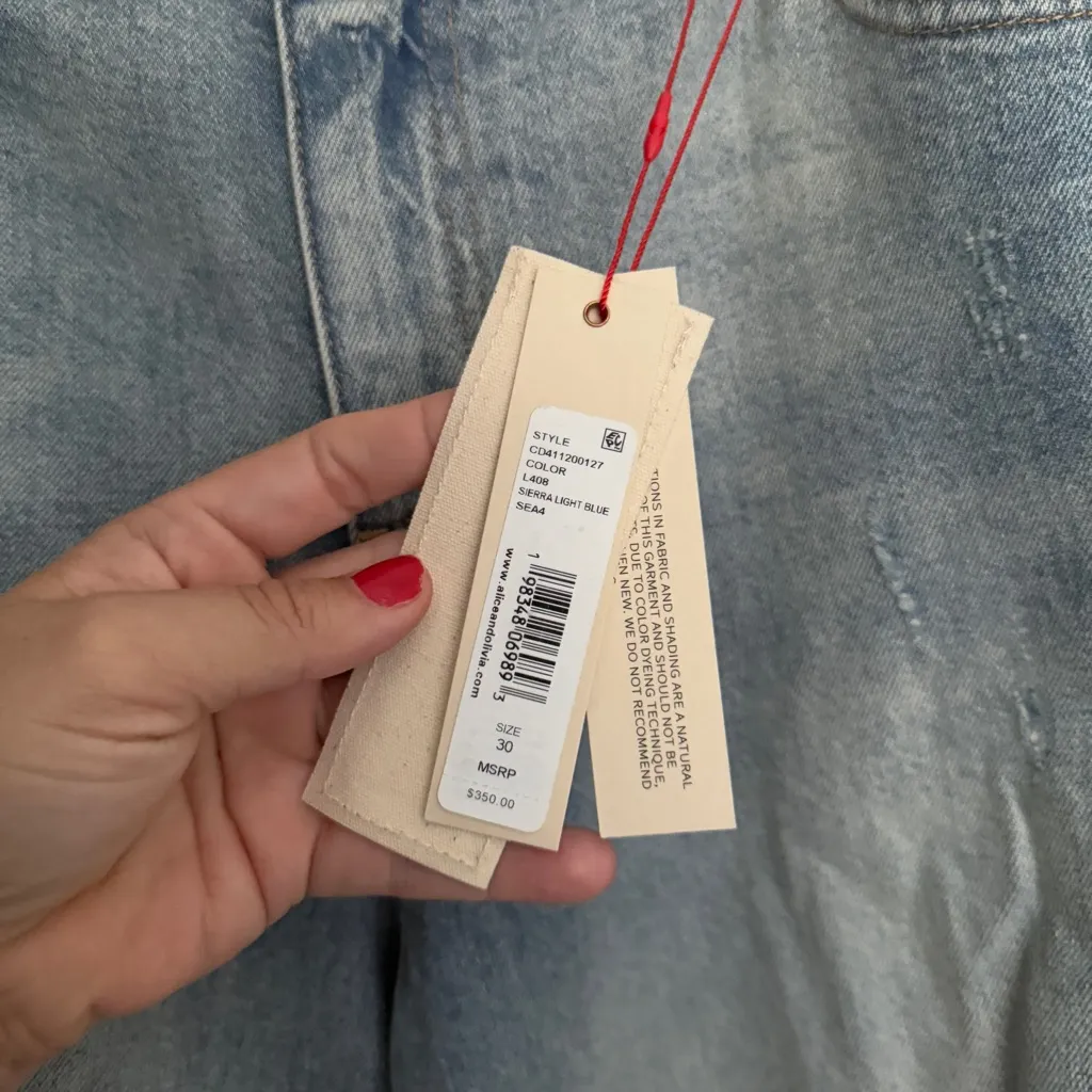 NWT Alice + Olivia Driggs Balloon Leg Barrel Jeans Sierra Light Blue Raw Hem - Image 3