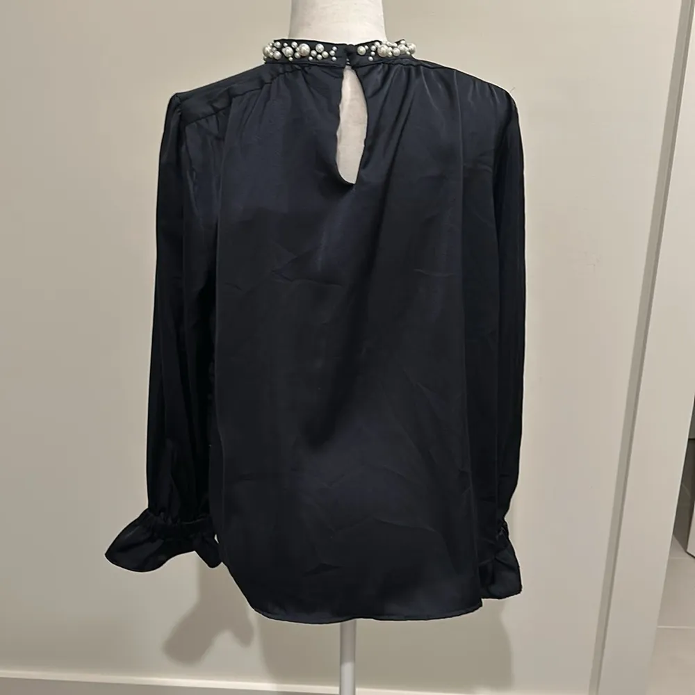 NWT TCEC Navy Satin Blouse Sz M - Image 3