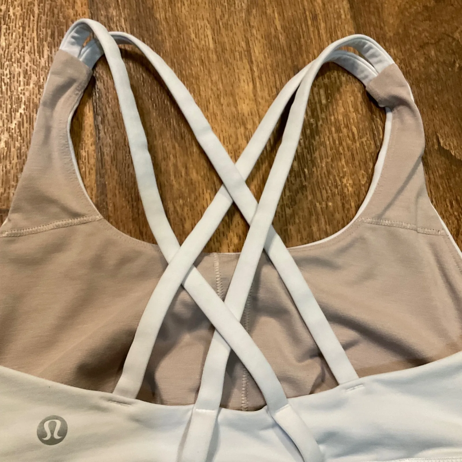 Lululemon Energy Sports Bra Size 6 White Criss Cross Back Workout Womens Athletc - Image 3