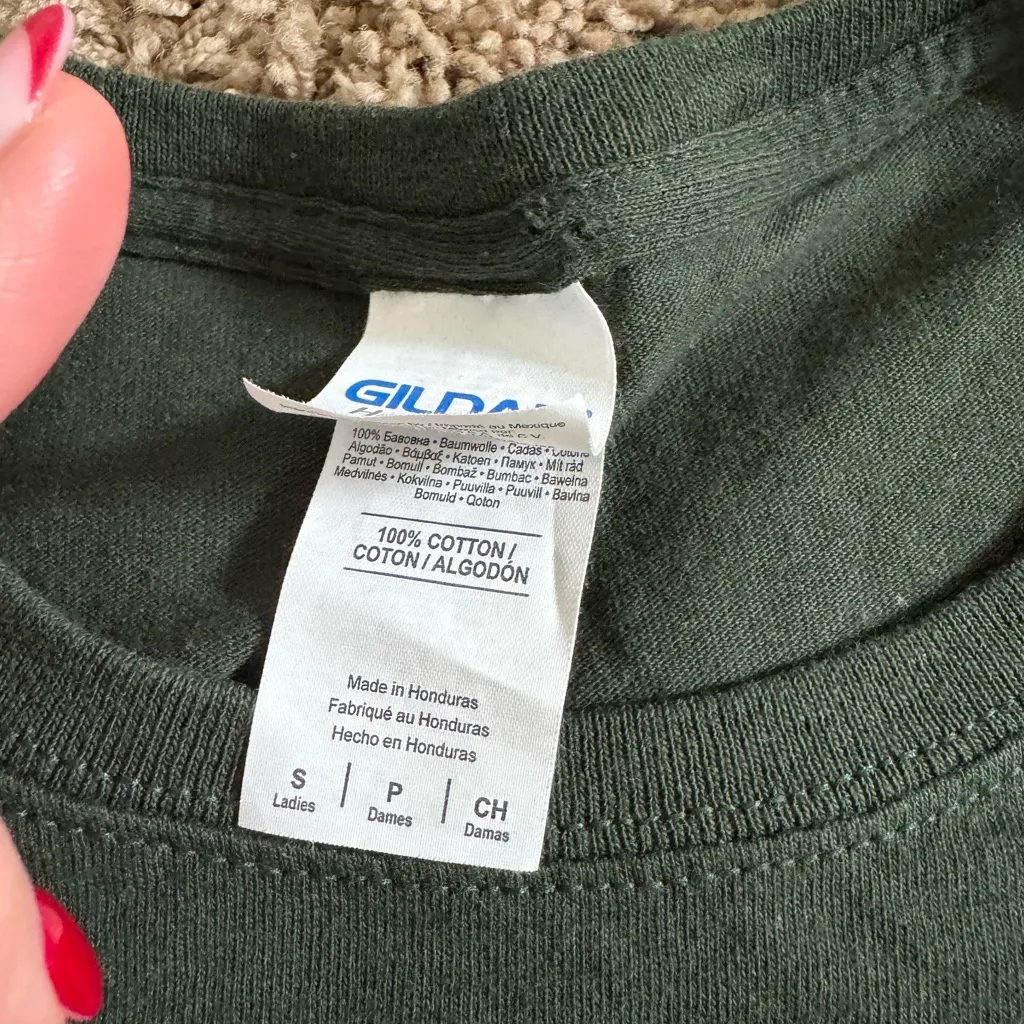 NWOT Women’s Green Bay Packers T-Shirt Party Fan - small - Image 2