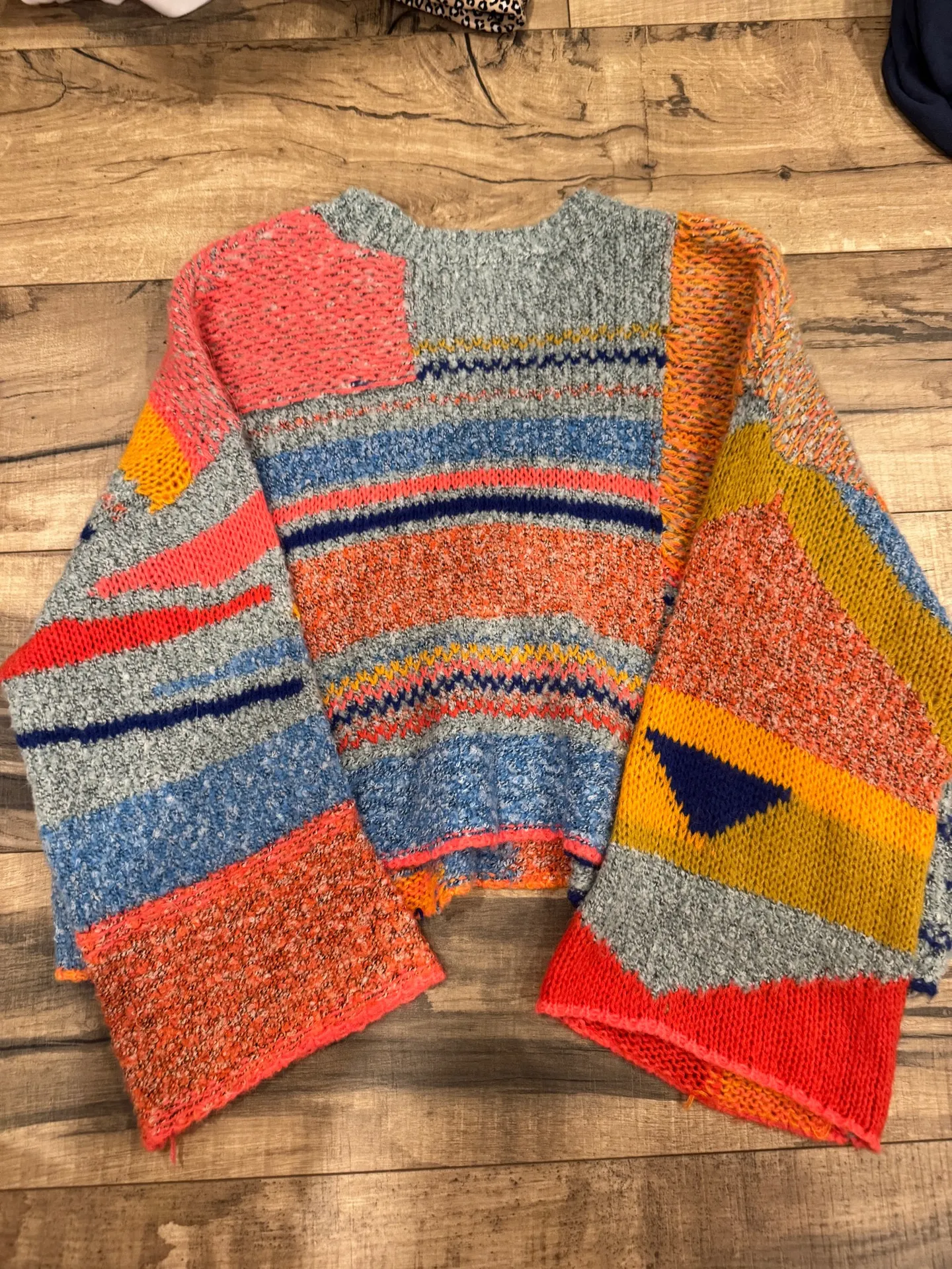 Colorful sweater - Image 2