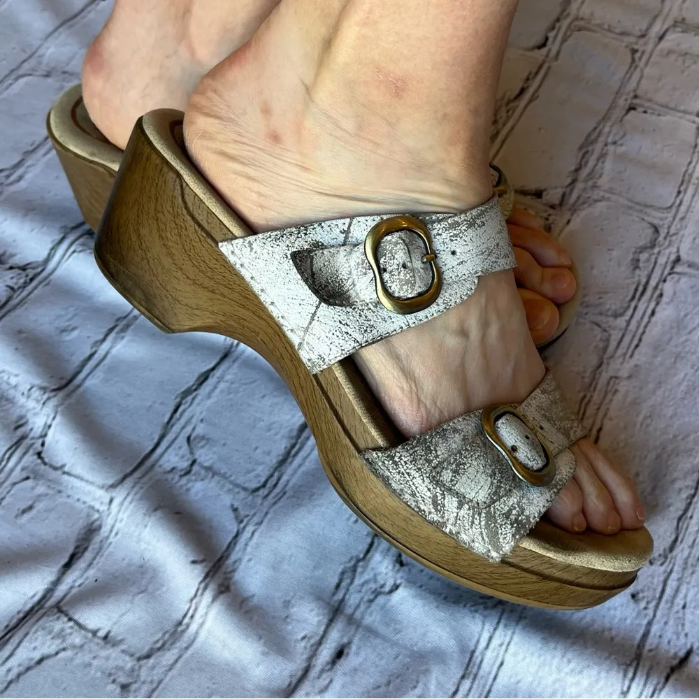 Dansko Clogs Comfort Sandals Distressed White Size 40 - Image 4