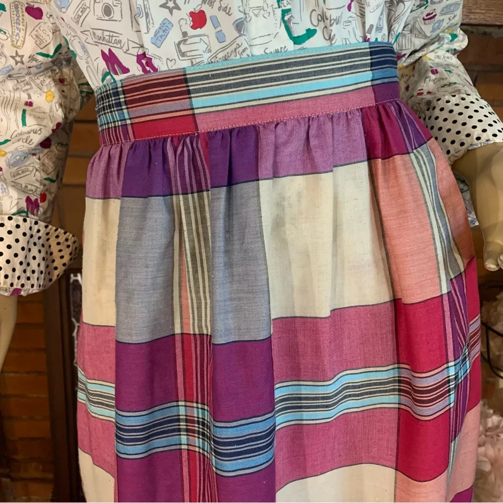 VINTAGE 1980'S ECCOTOO PINK, BEIGE & BLUE PLAID COTTON MIDI SKIRT (36/1X) Pink - Image 10