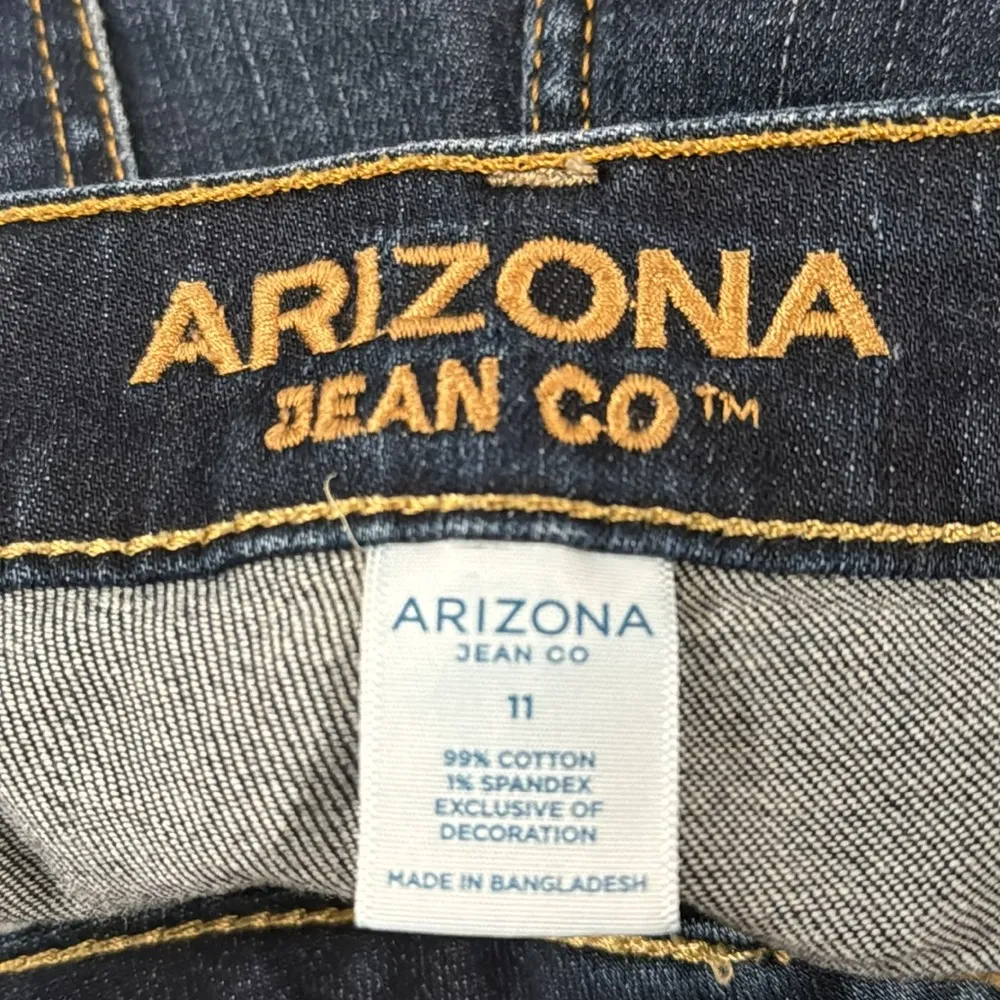 Arizona Jean Co distressed cuffed denim mini shorts size 11 - Image 8