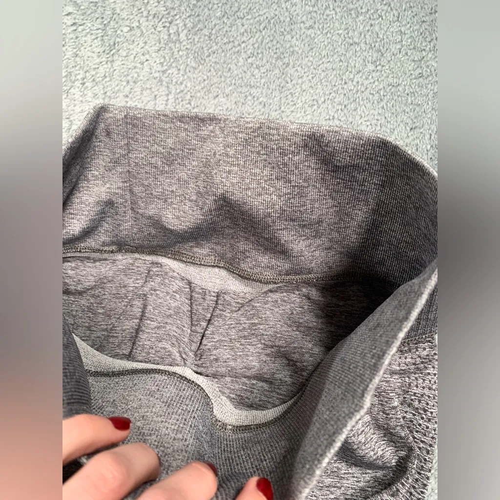 Gymshark gray leggings with pocket - Image 5