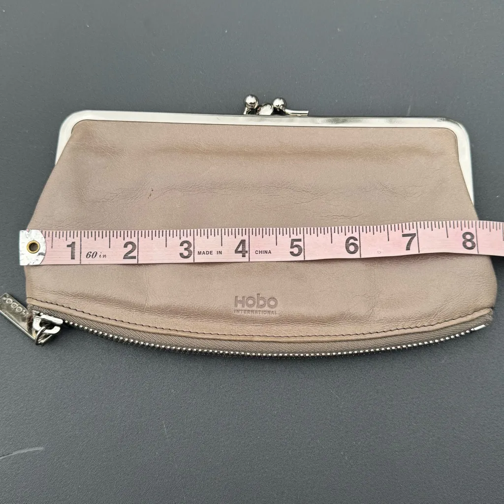 Hobo International Wallet Clutch In Gray Or Taupe Color With Lot Of Compartment Tan - Image 8