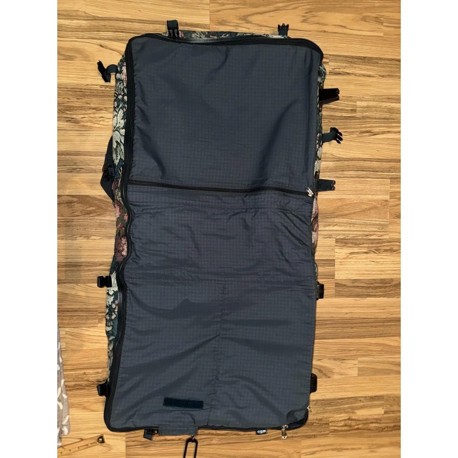 VTG Atlantic Suitcase Tapestry Green Floral Wheeled Rolling Wardrobe Rare USA - Image 11