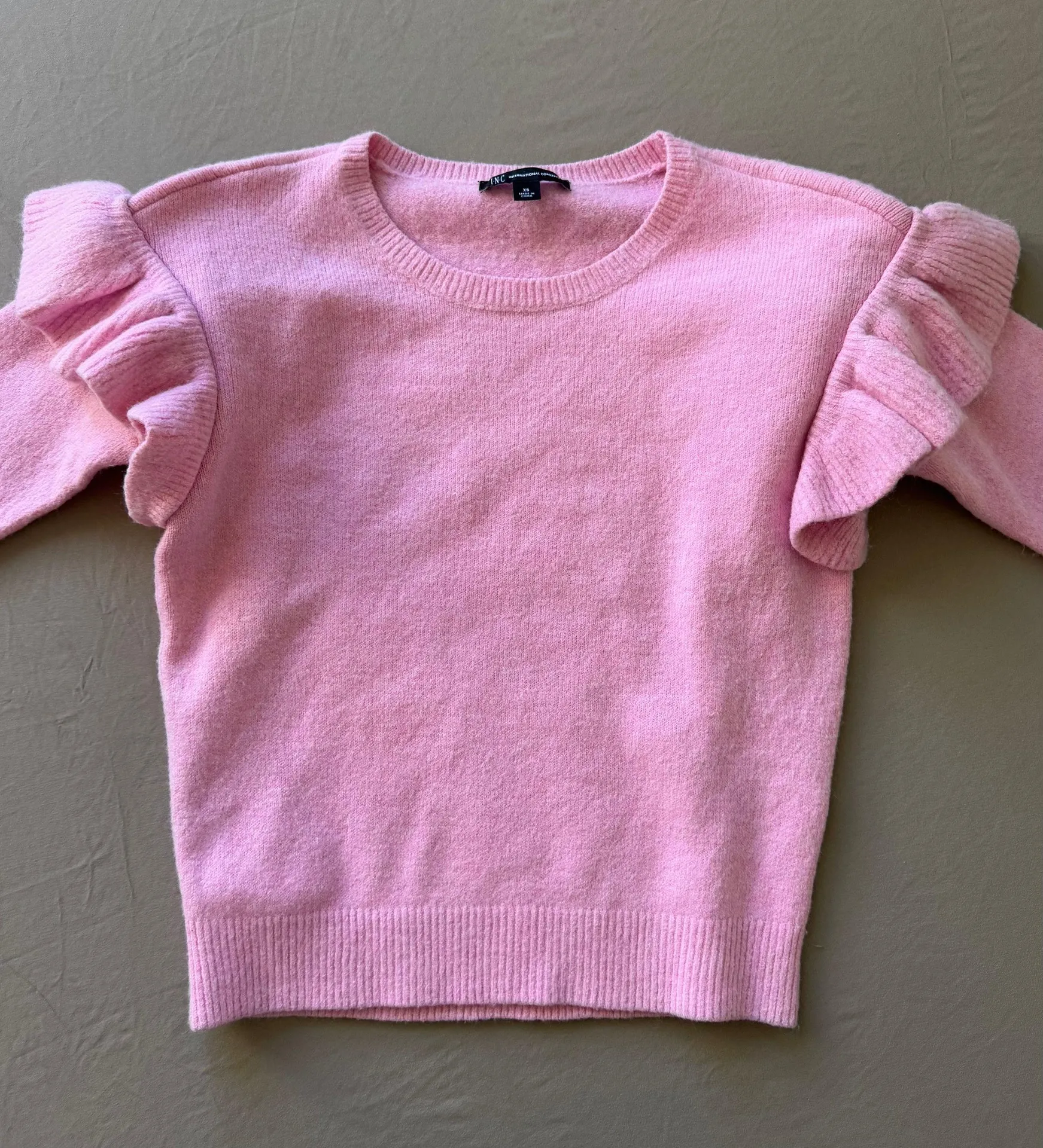 Concepts Ruffle Shoulder Sweater - Image 3